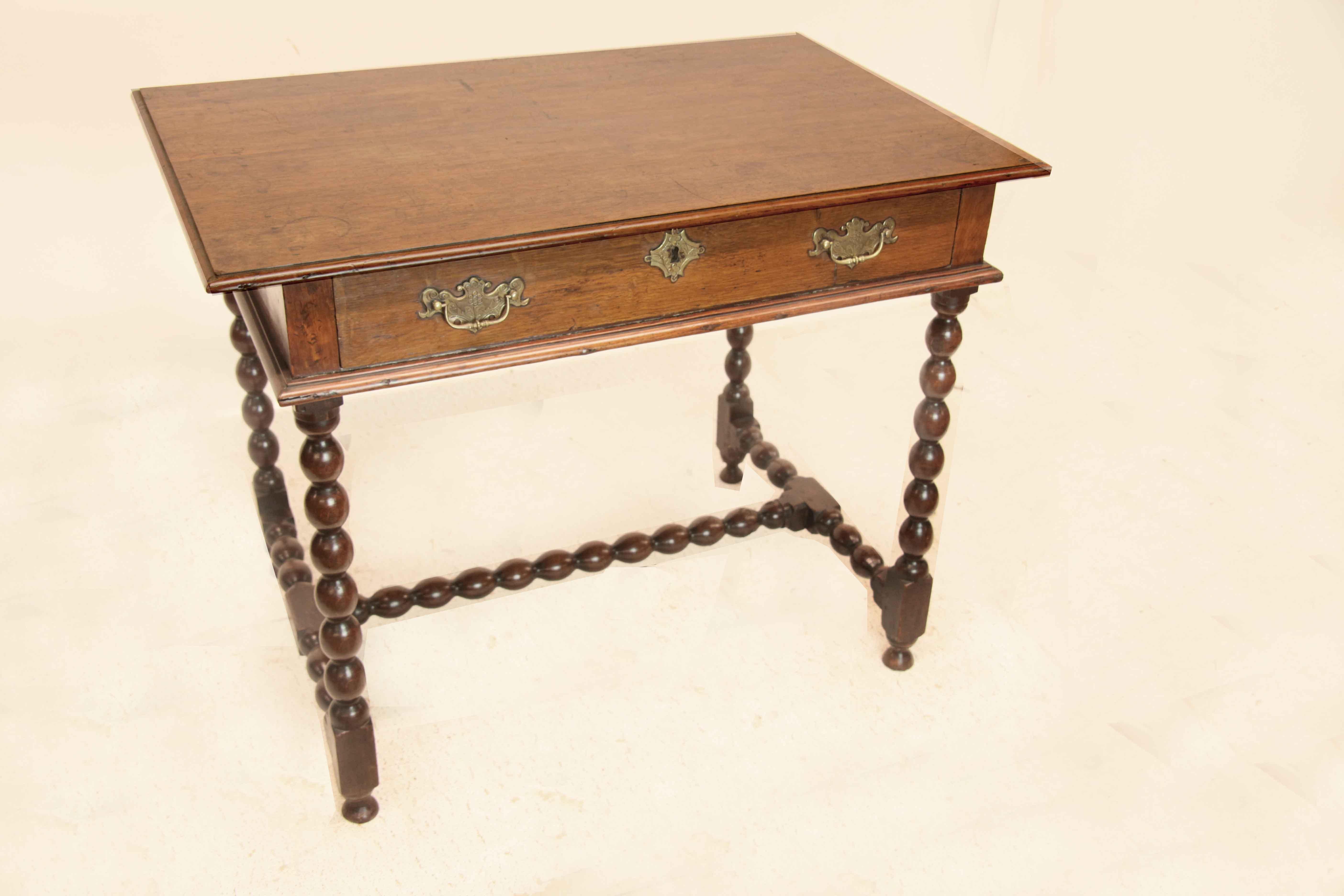 Early 18th Century Oak One Drawer Side Table In Good Condition For Sale In Wilson, NC