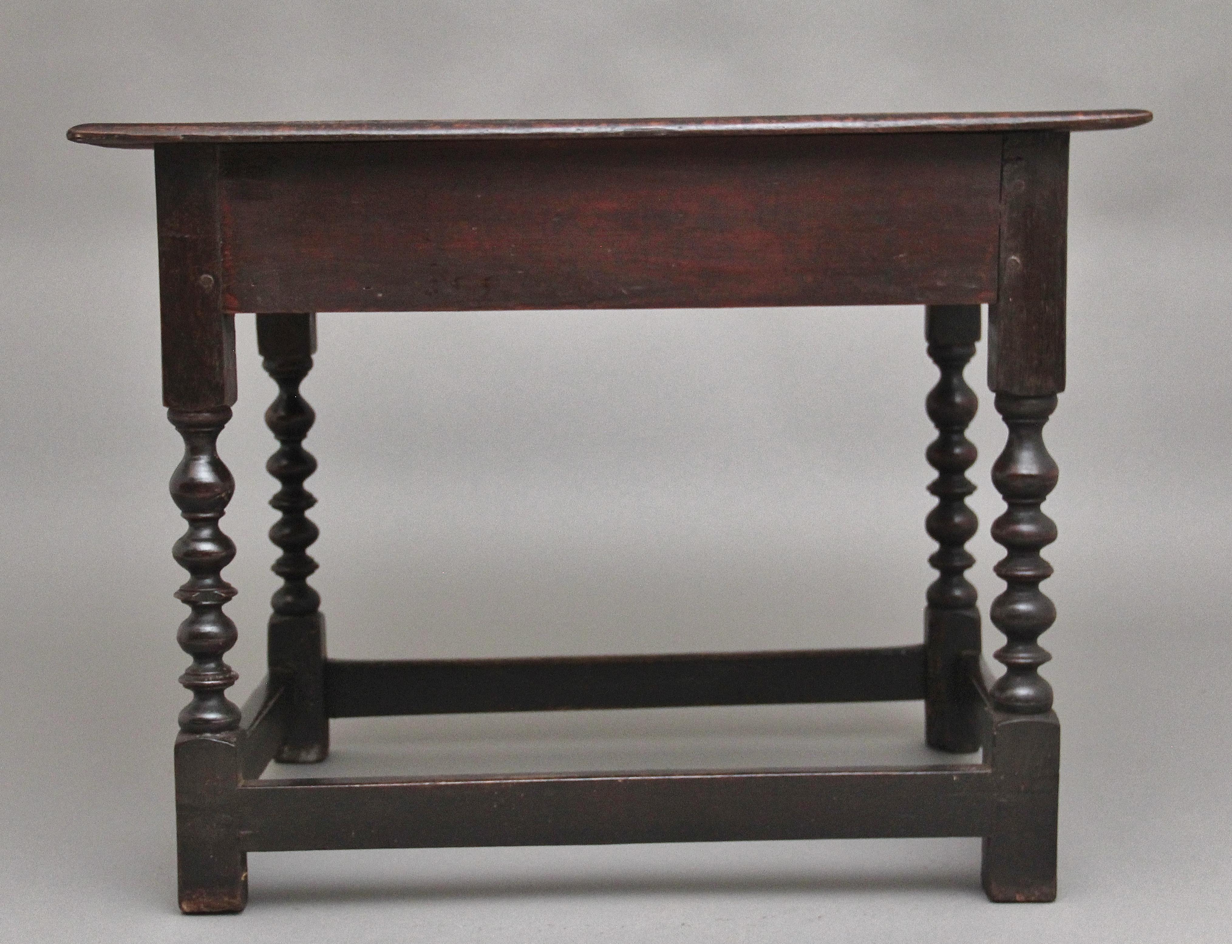 Oak Early 18th Century oak side table For Sale