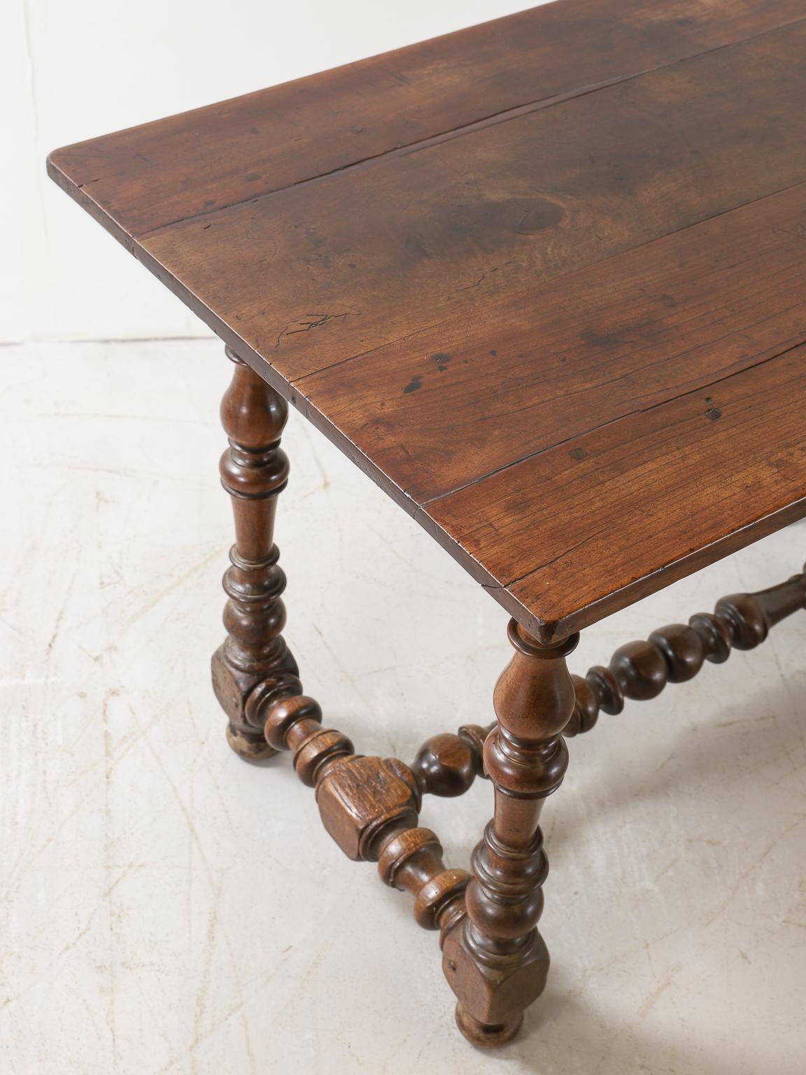 Early 18th Century Oak Single Drawer Table with Turned Legs For Sale 1
