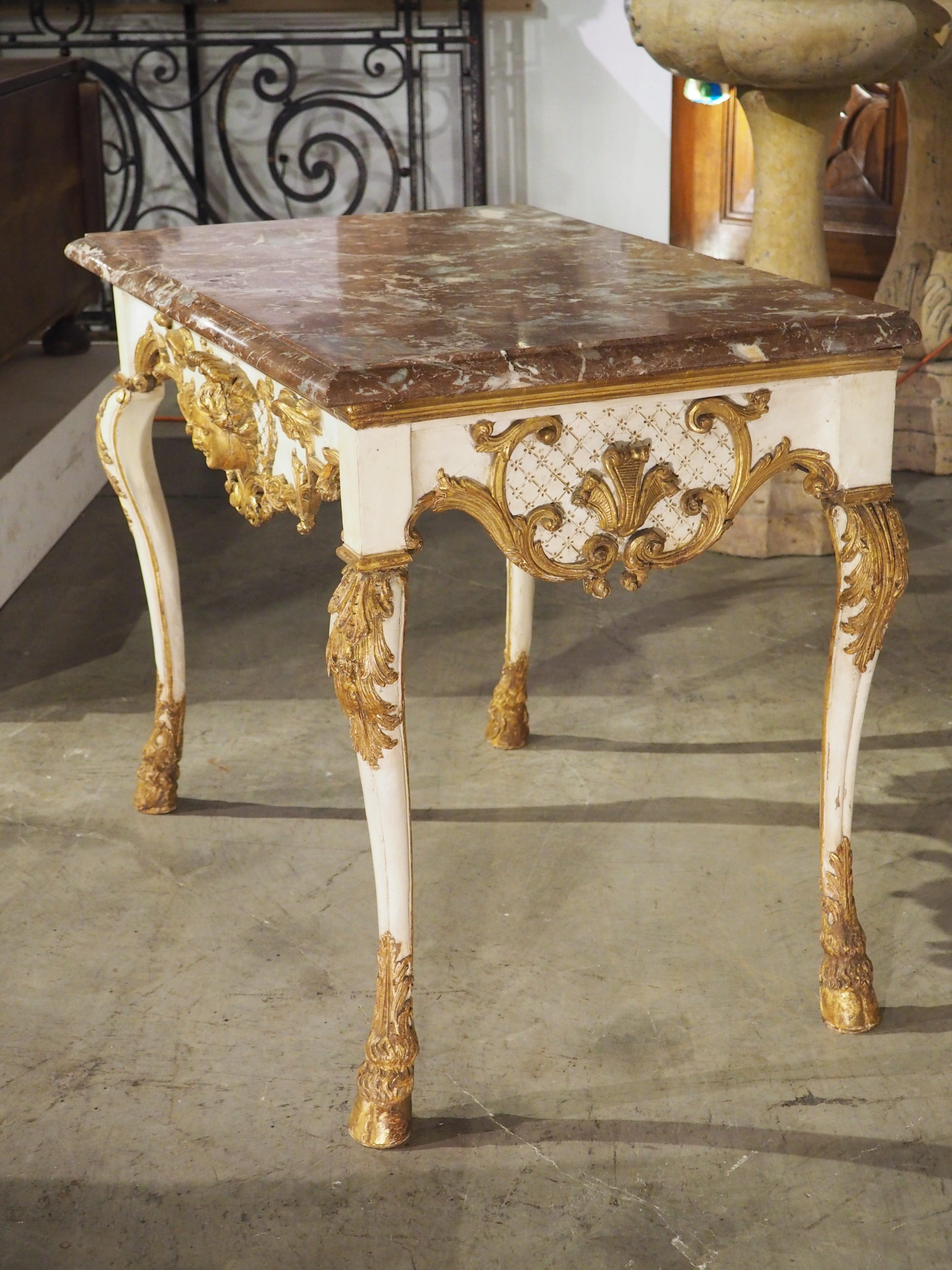 Table console italienne peinte du début du XVIIIe siècle avec plateau en marbre rouge royal en vente 8