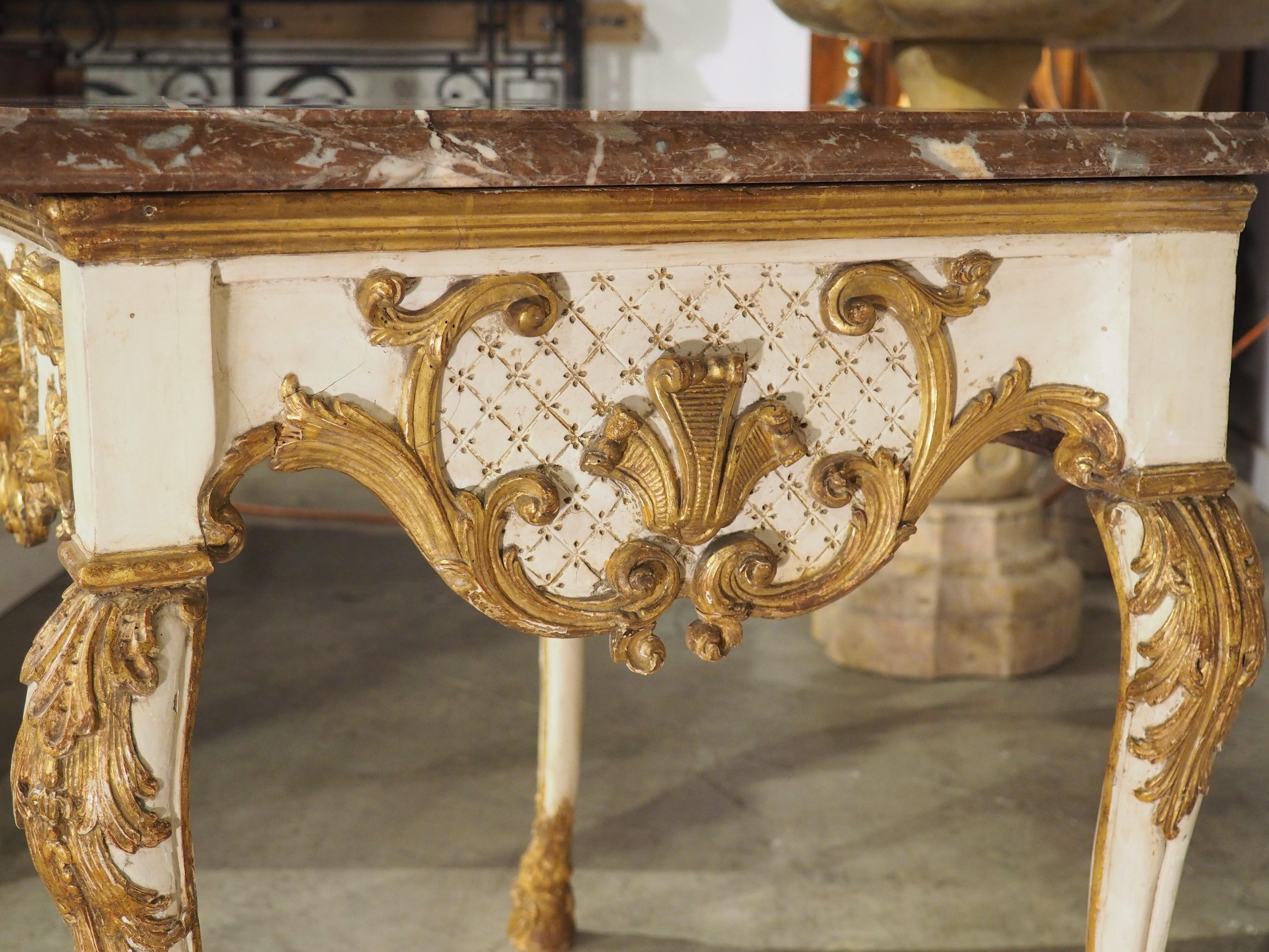 Table console italienne peinte du début du XVIIIe siècle avec plateau en marbre rouge royal en vente 9