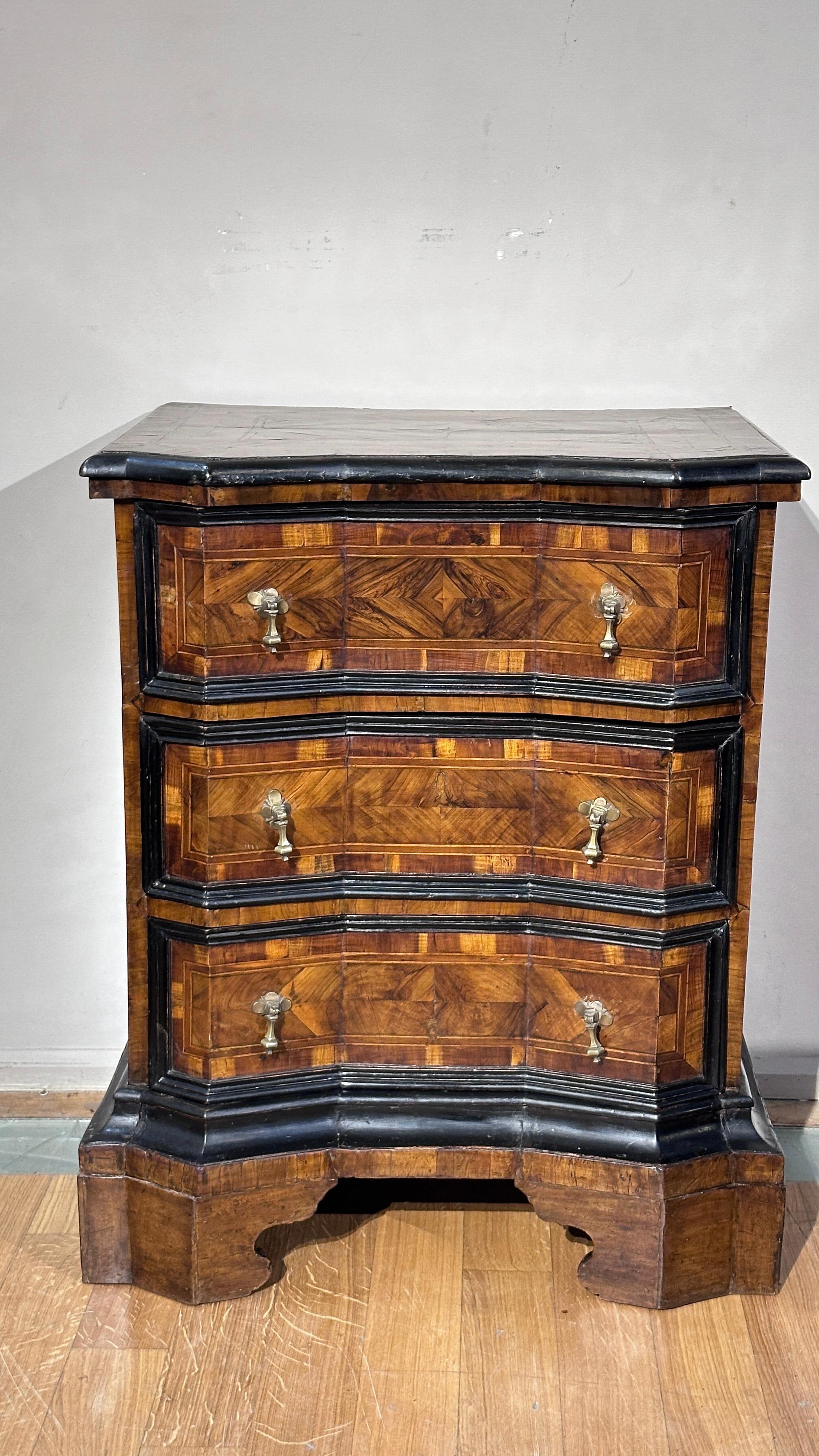 EARLY 18th CENTURY PAIR OF CHESTS LOUIS XIV  For Sale 5