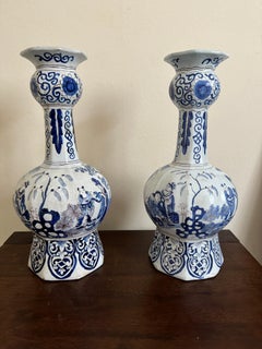 Coppia di vasi di Delft dell'inizio del XVIII secolo