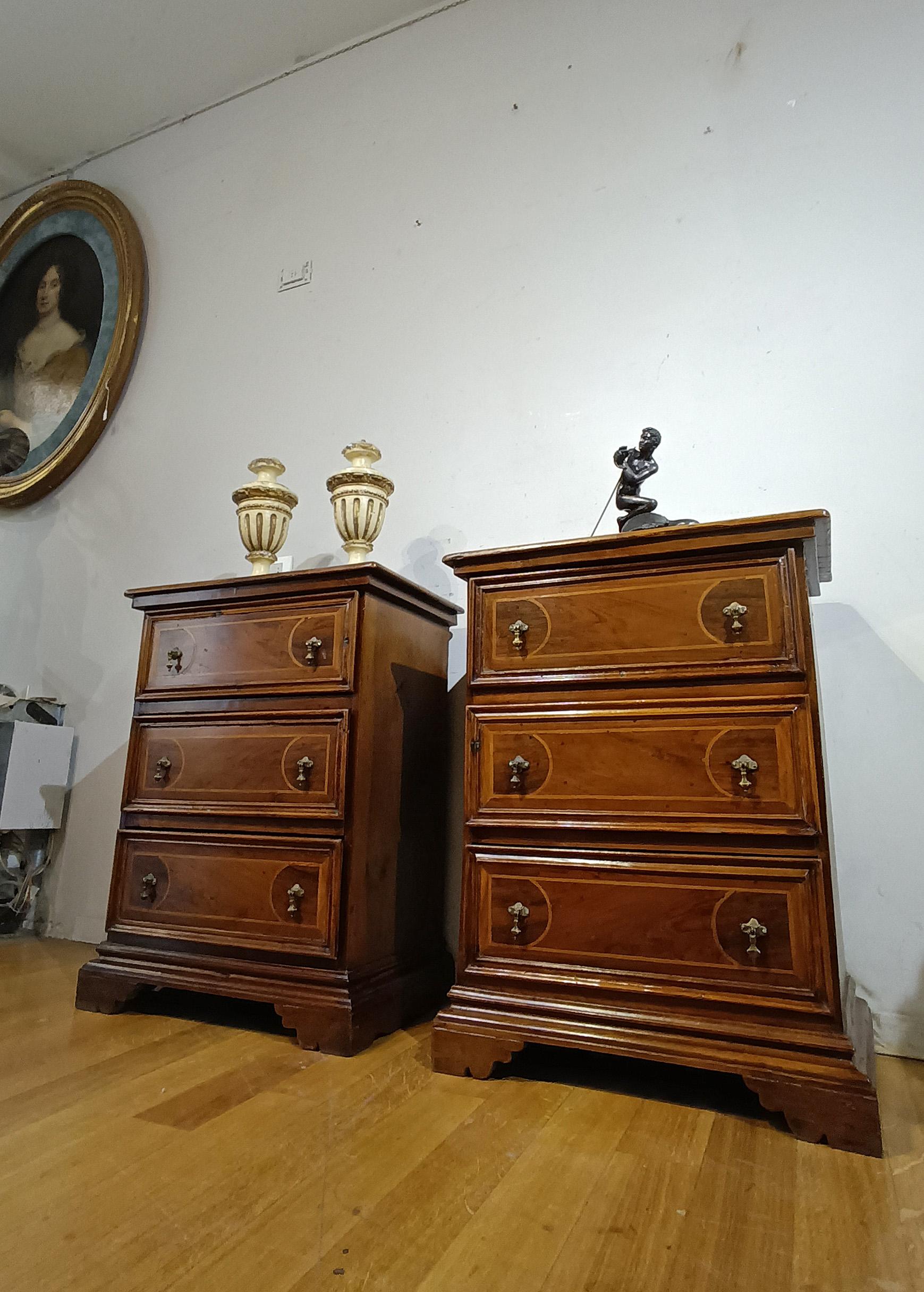 EARLY 18th CENTURY PAIR OF SMALL LOUIS XIV WALNUT DRAWERS For Sale 3