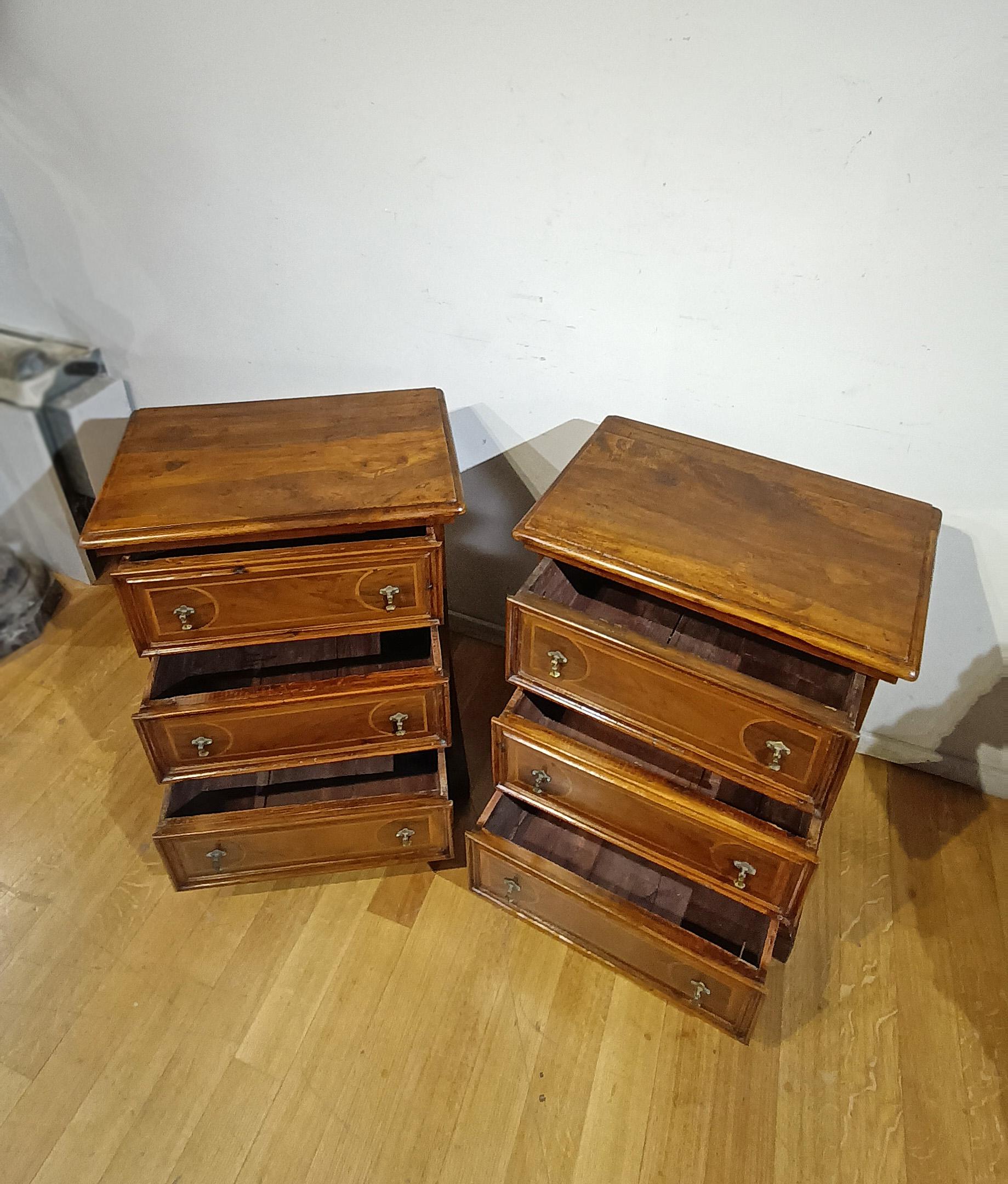 18th Century EARLY 18th CENTURY PAIR OF SMALL LOUIS XIV WALNUT DRAWERS For Sale