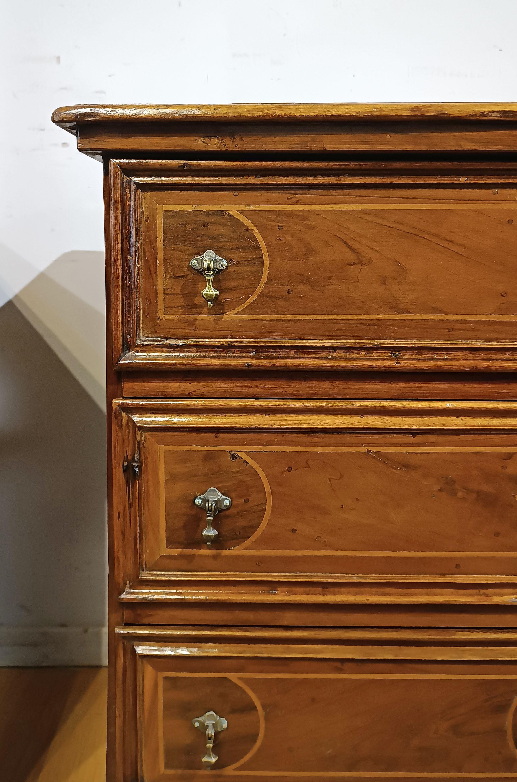 EARLY 18th CENTURY PAIR OF SMALL LOUIS XIV WALNUT DRAWERS For Sale 1