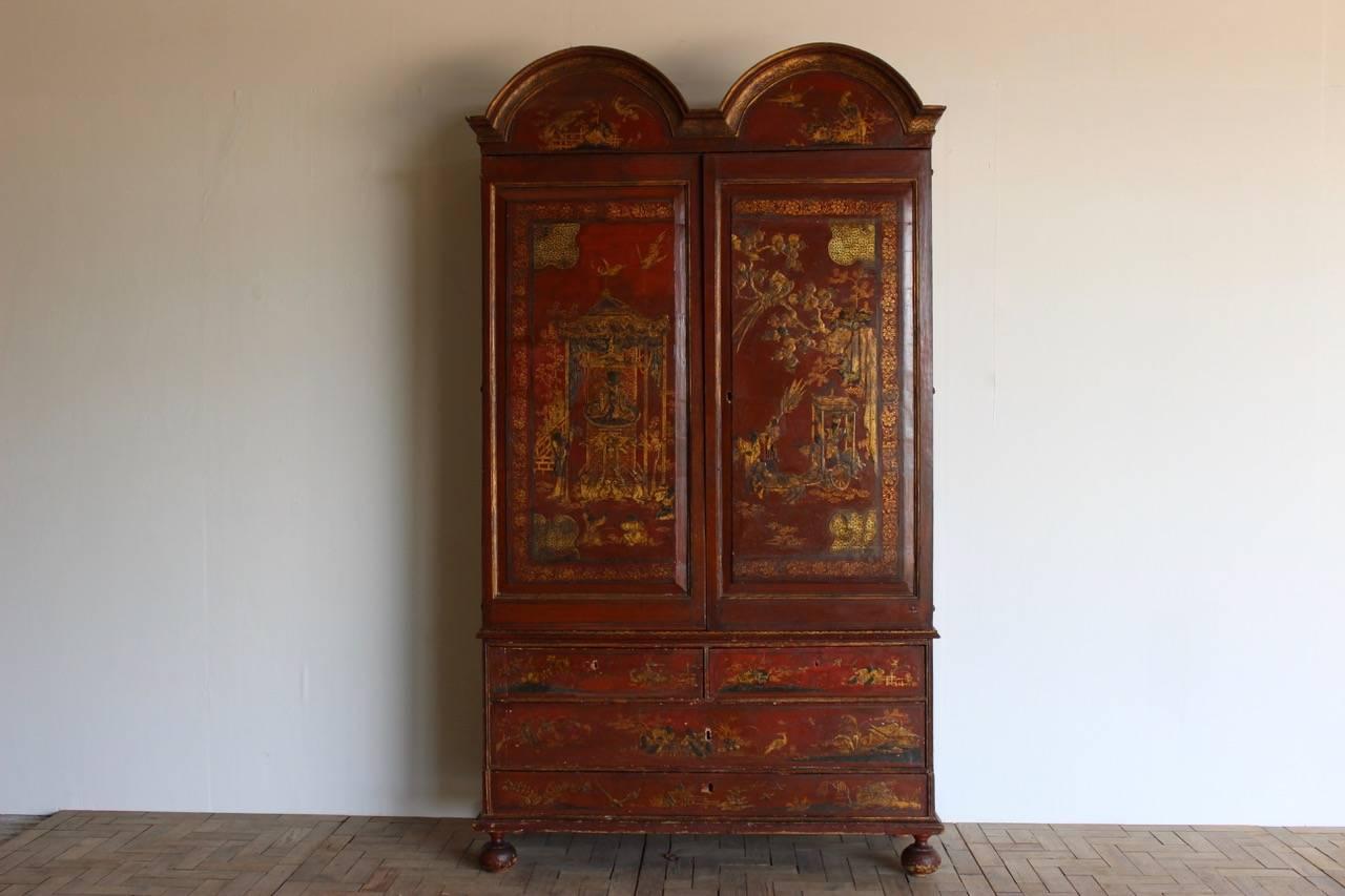 Early 18th Century Portuguese Red Lacquer Cabinet In Good Condition In Gloucestershire, GB