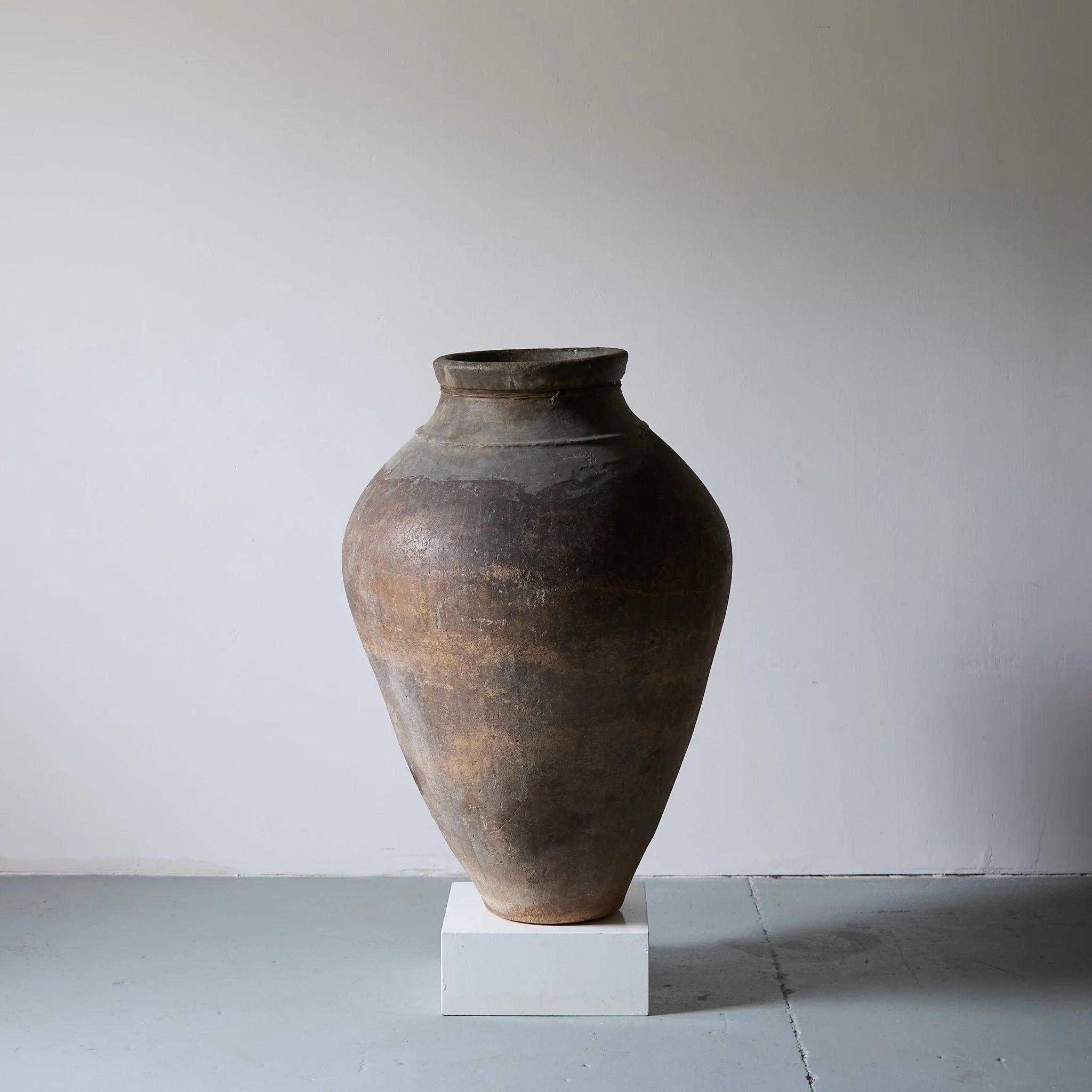 Vaso provinciale dell'inizio del XVIII secolo In condizioni buone in vendita a London, England