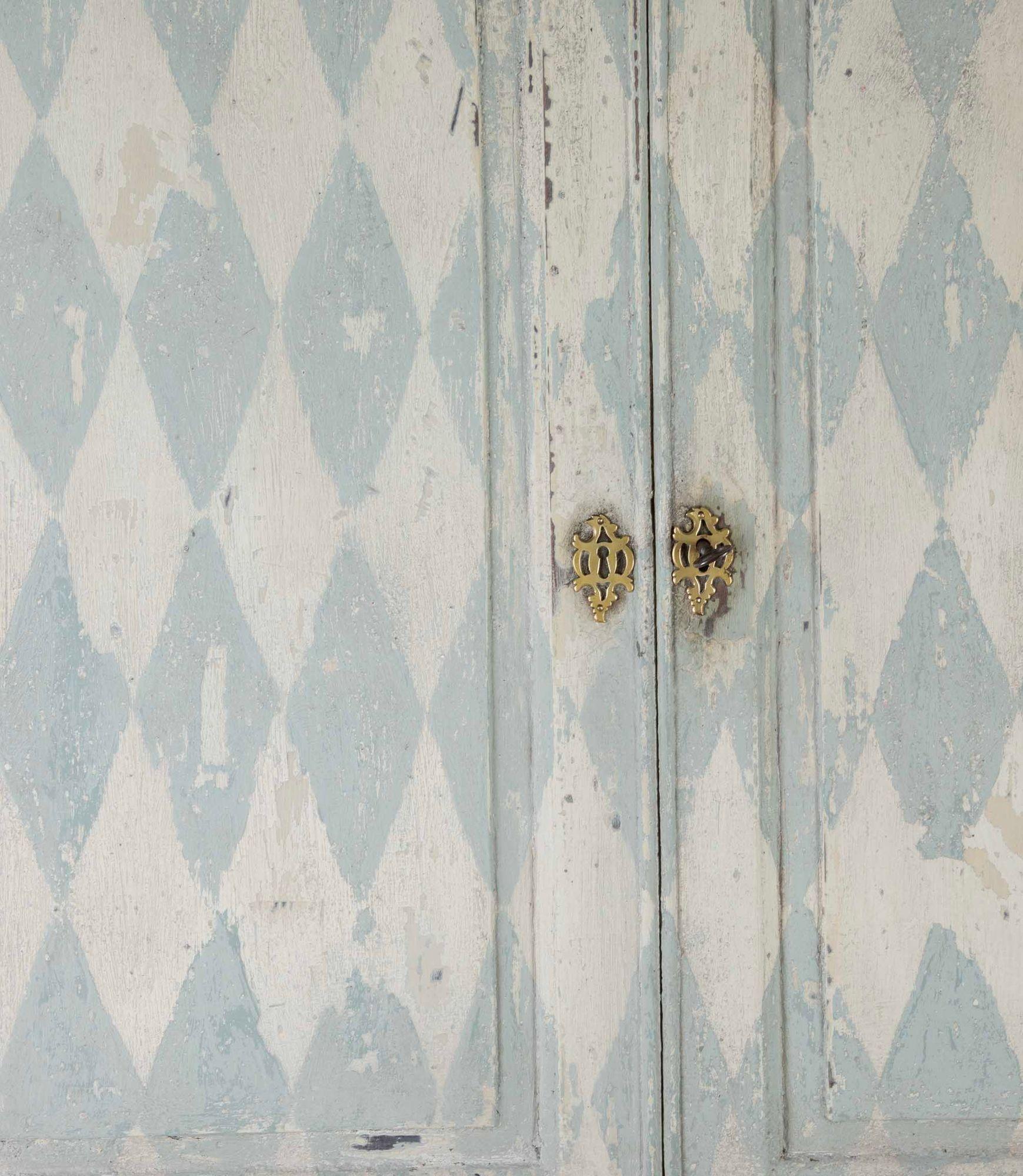 Early 18th Century Queen Anne Hand Painted Bureau Bookcase For Sale 2