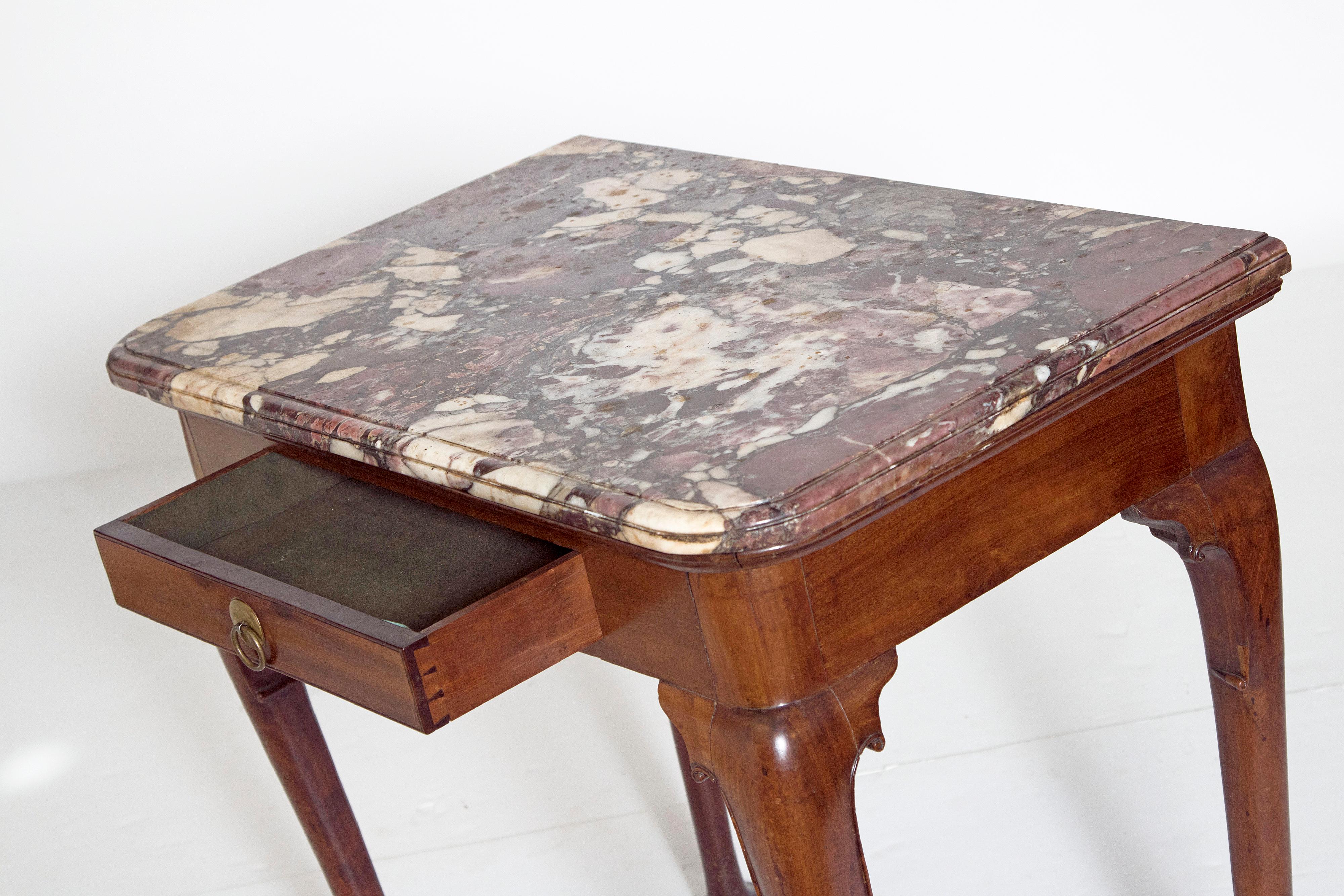 Early 18th Century Queen Anne Mahogany Side Table 8