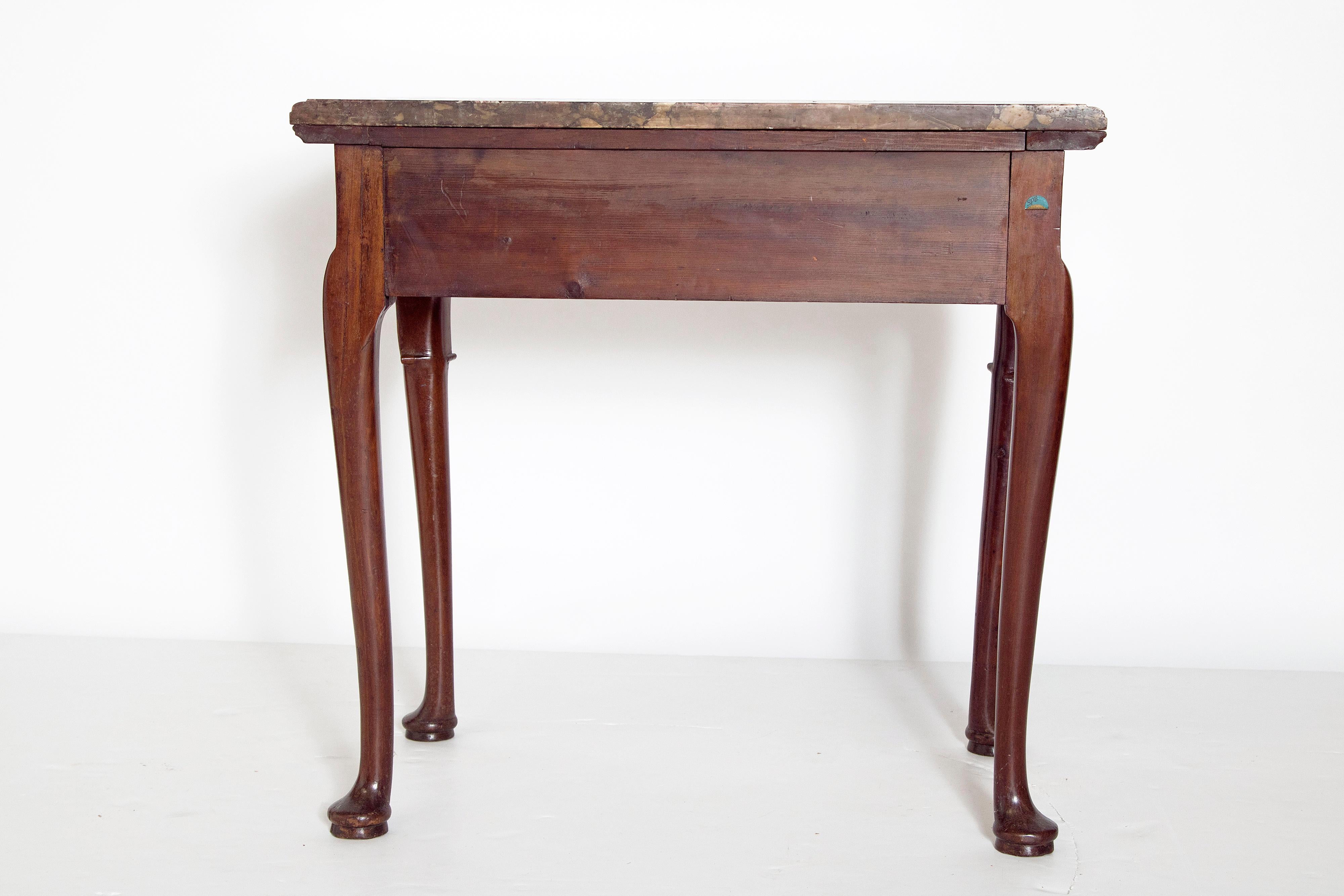 Early 18th Century Queen Anne Mahogany Side Table 3