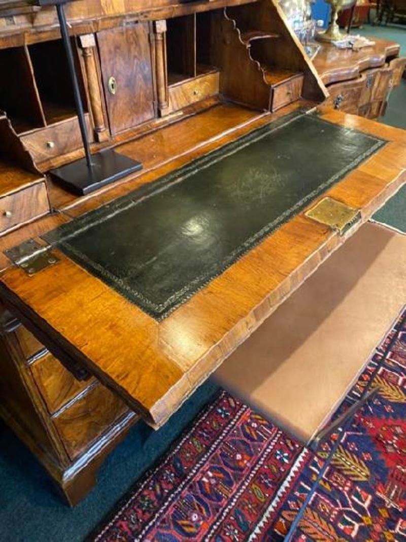 Early 18th Century Queen Anne Period Walnut Bureau Bookcase In Good Condition In Middleburg, VA