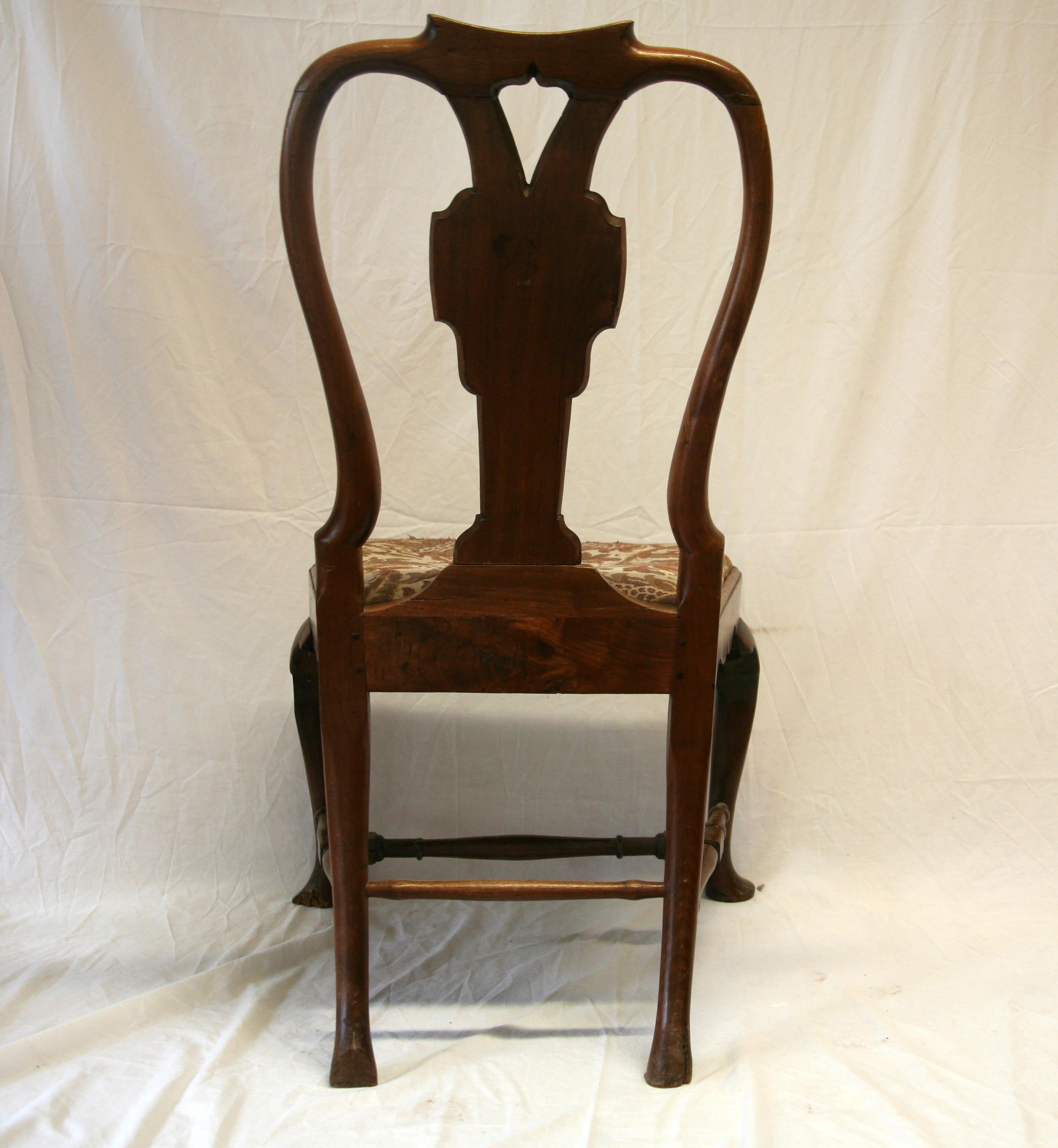 Early 18th Century Queen Anne Walnut Chair For Sale 2
