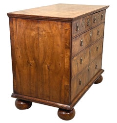 Early 18th Century Queen Anne Walnut Chest Of Drawers