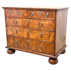 Early 18th Century Queen Anne Walnut Chest Of Drawers