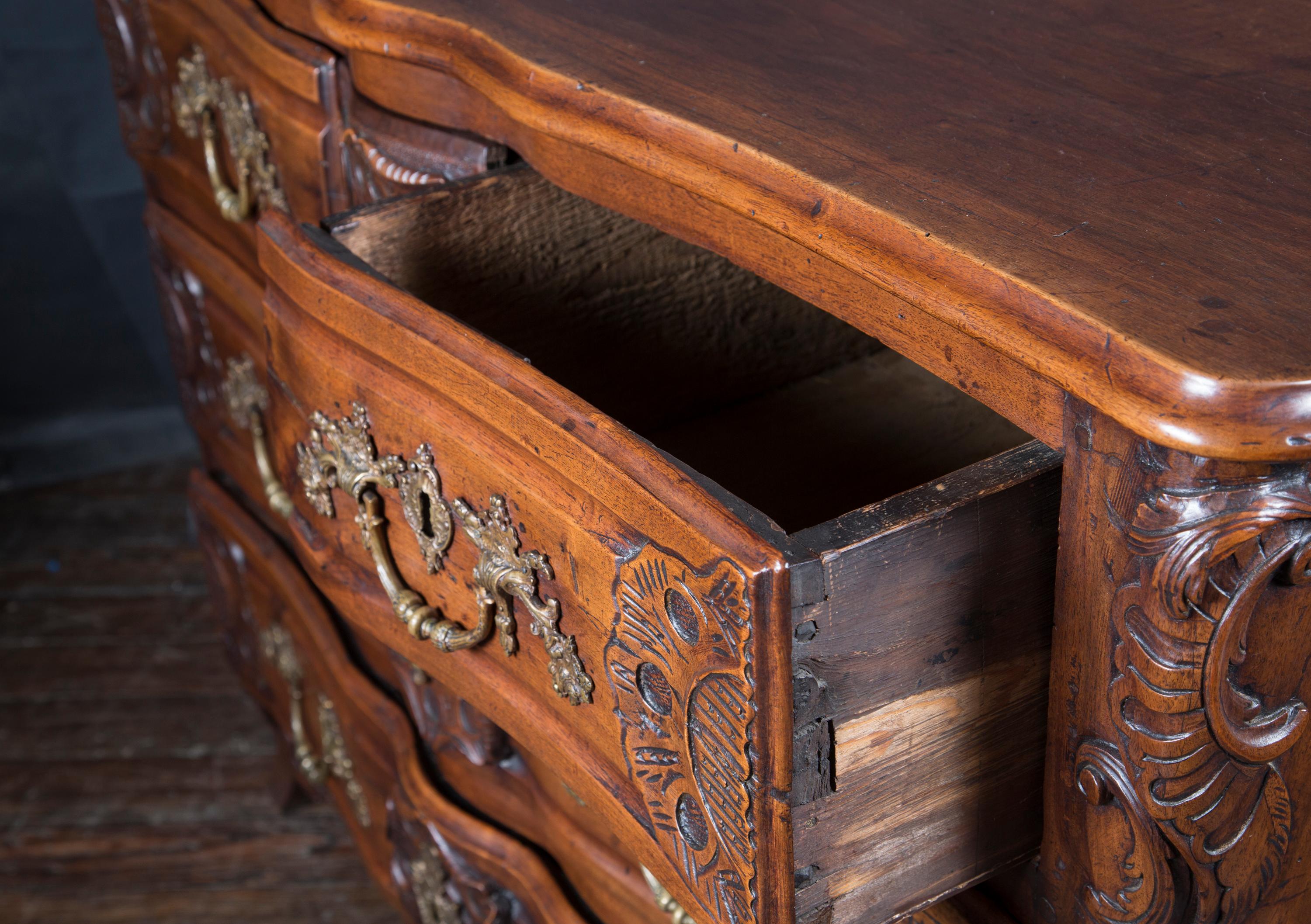 Regency Early 18th Century Regence Period Lyonnaise Walnut Commode / Chest of Drawers For Sale