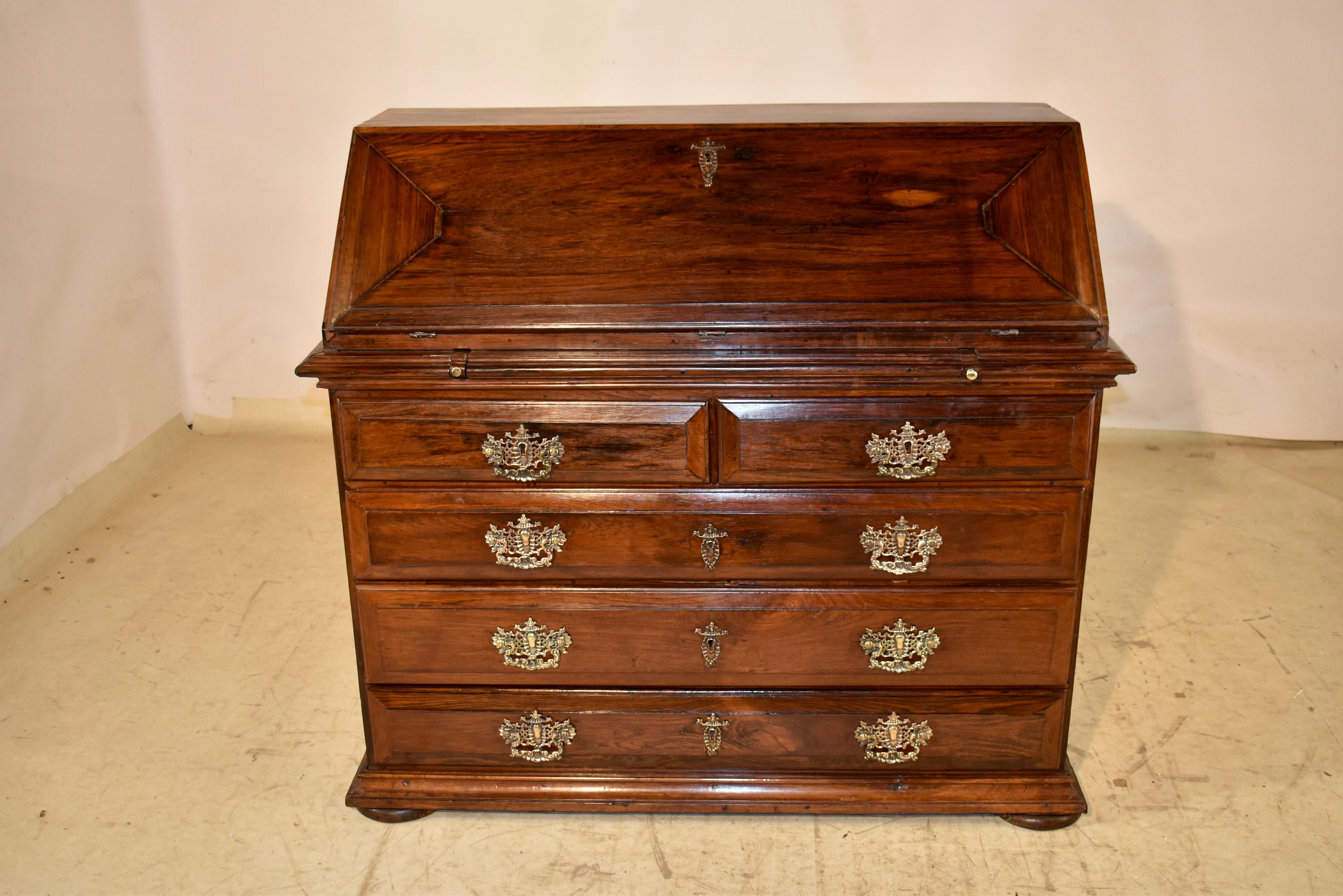 Frühes 18. Jahrhundert Rosenholz Fall Front Bureau im Angebot 4