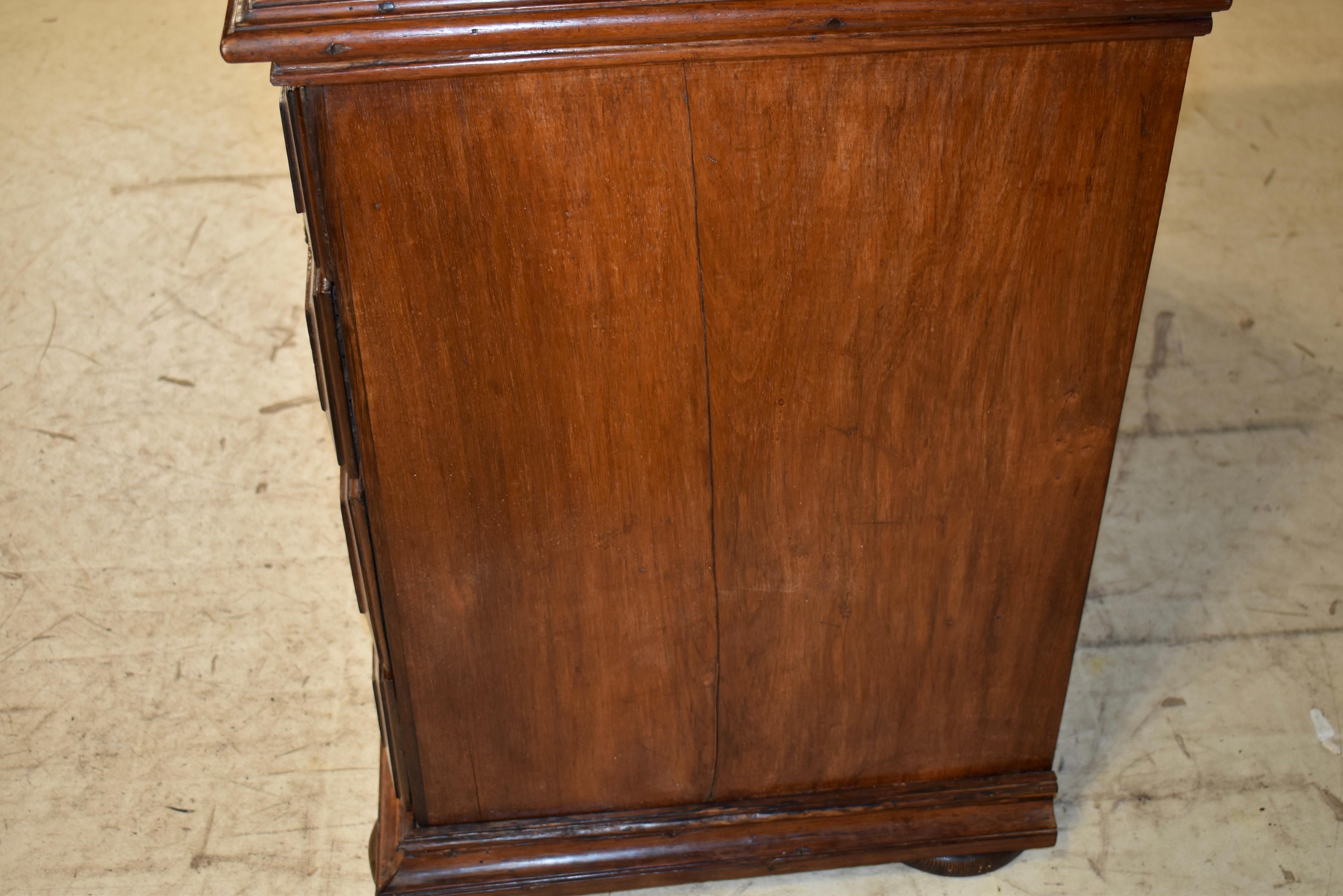 Frühes 18. Jahrhundert Rosenholz Fall Front Bureau im Angebot 2
