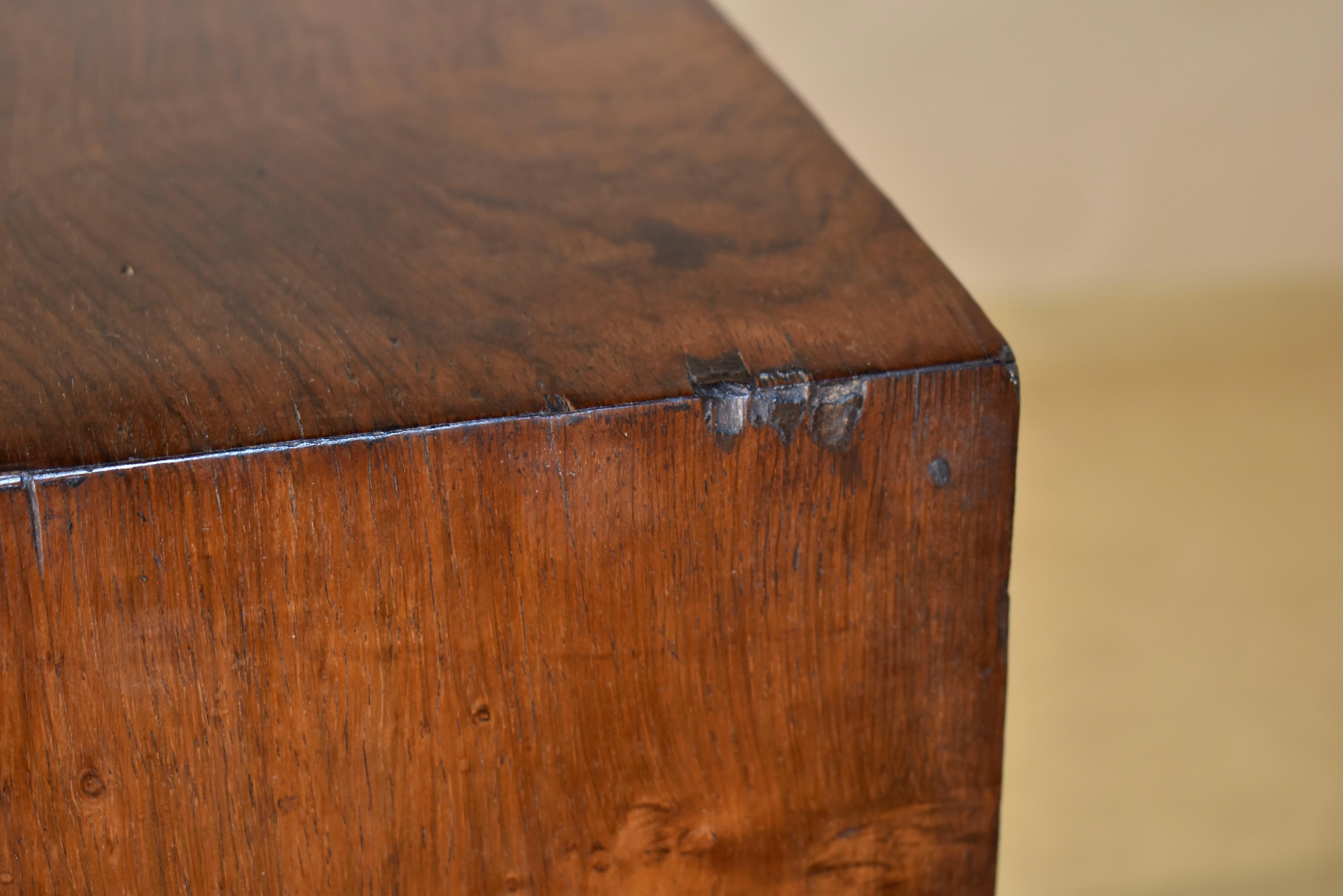 Frühes 18. Jahrhundert Rosenholz Fall Front Bureau im Angebot 3