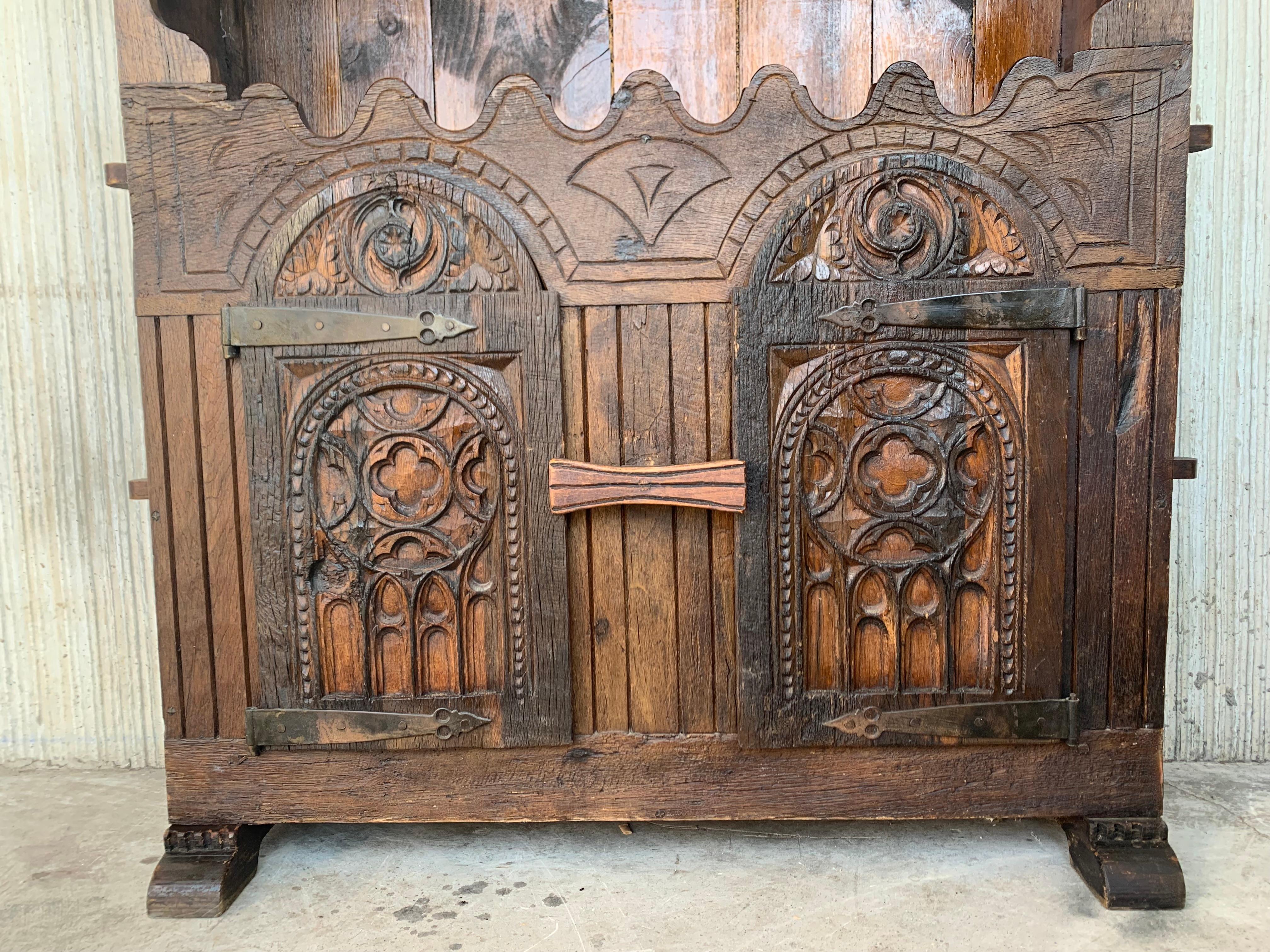 Iron Early 18th Century Rustic-Country Spanish Open Bookcase with Gothic Reliefs