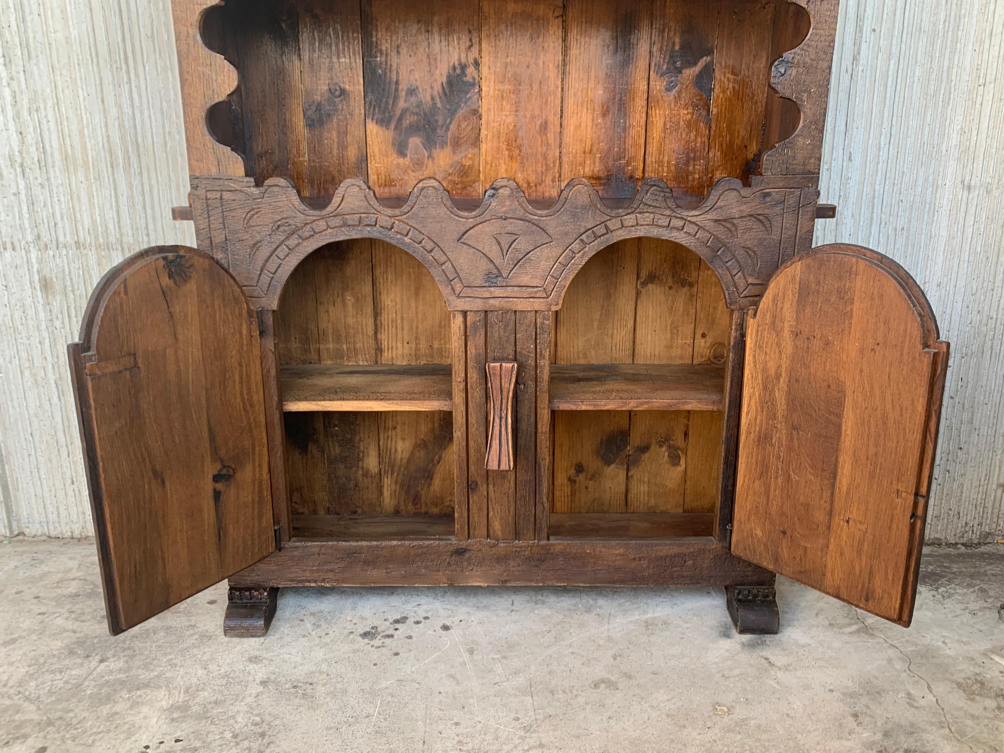 Early 18th Century Rustic-Country Spanish Open Bookcase with Gothic Reliefs 2