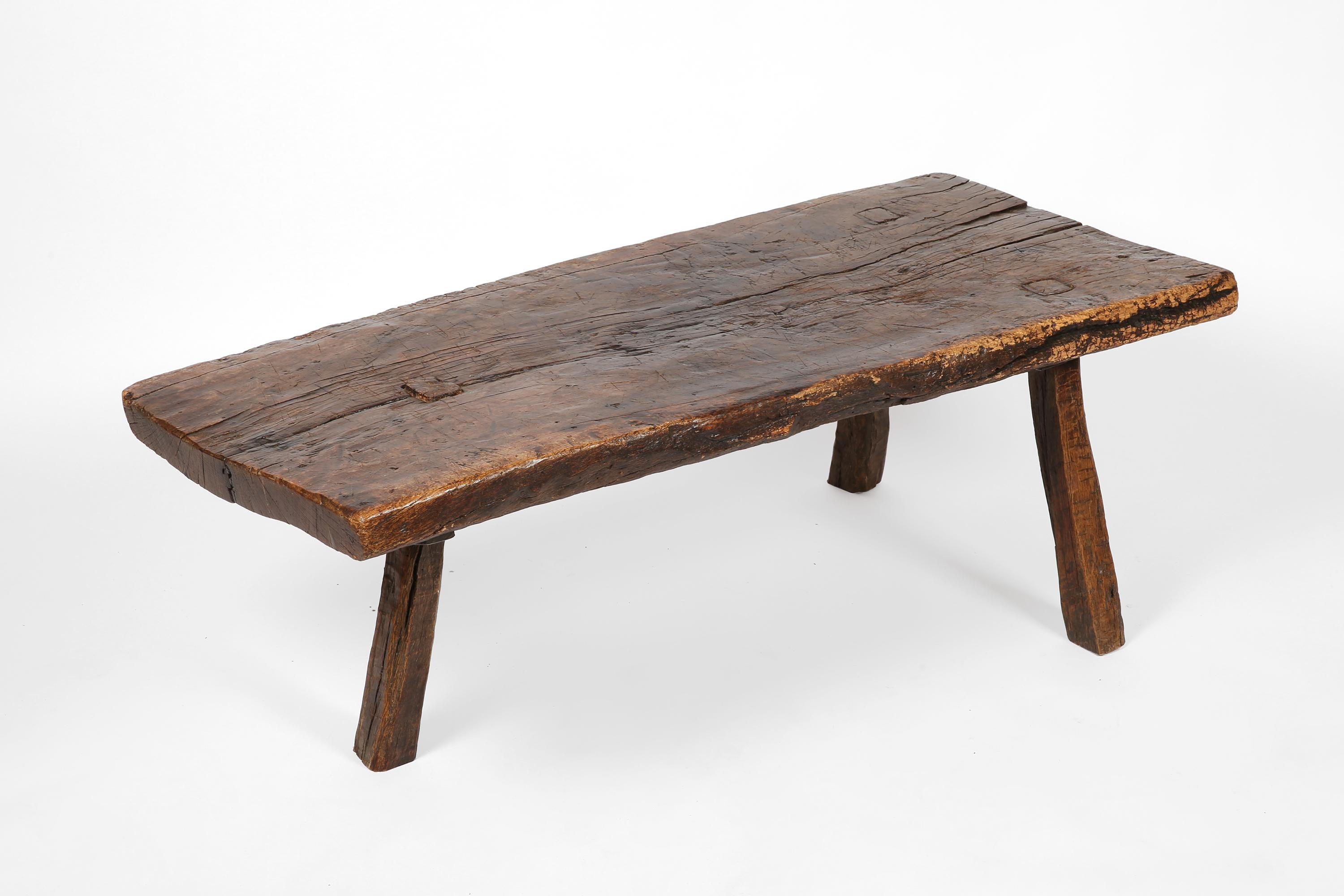 Early 18th Century Spanish Shepherd's Table In Fair Condition For Sale In London, GB