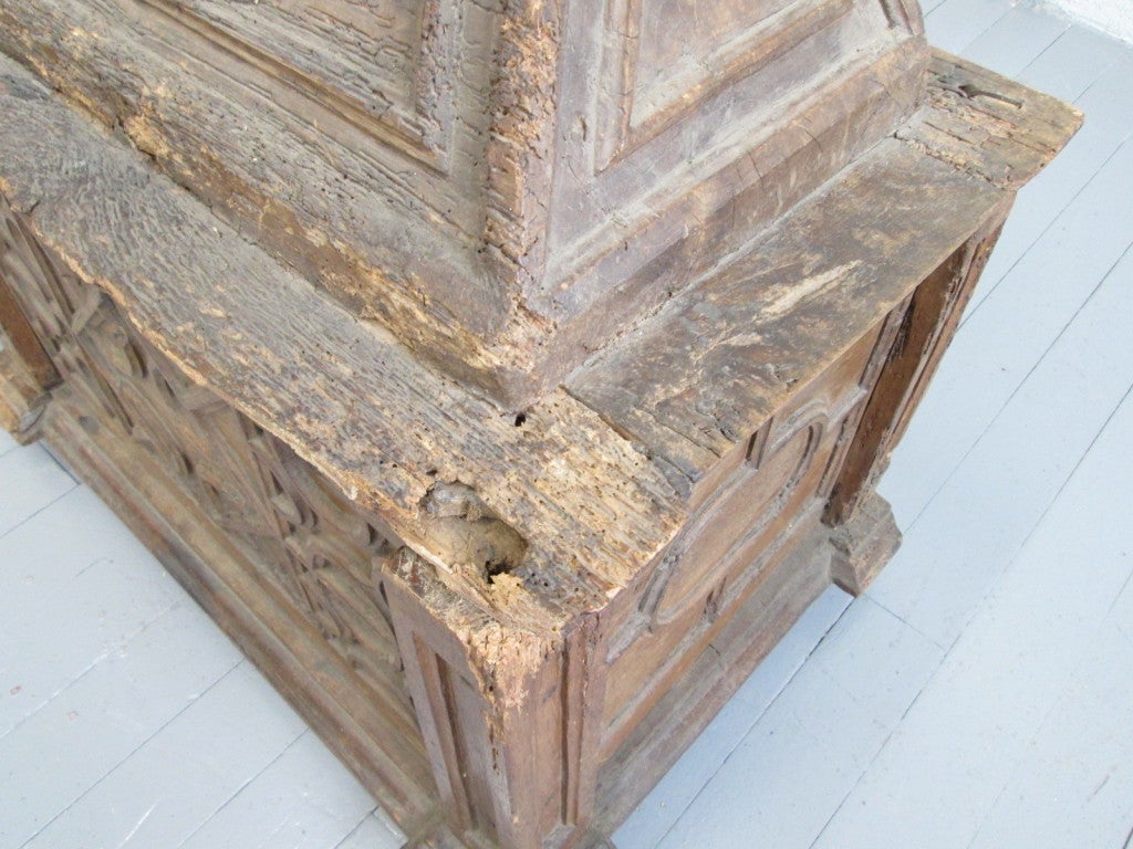 Early 18th Century Spanish Trunk For Sale 1