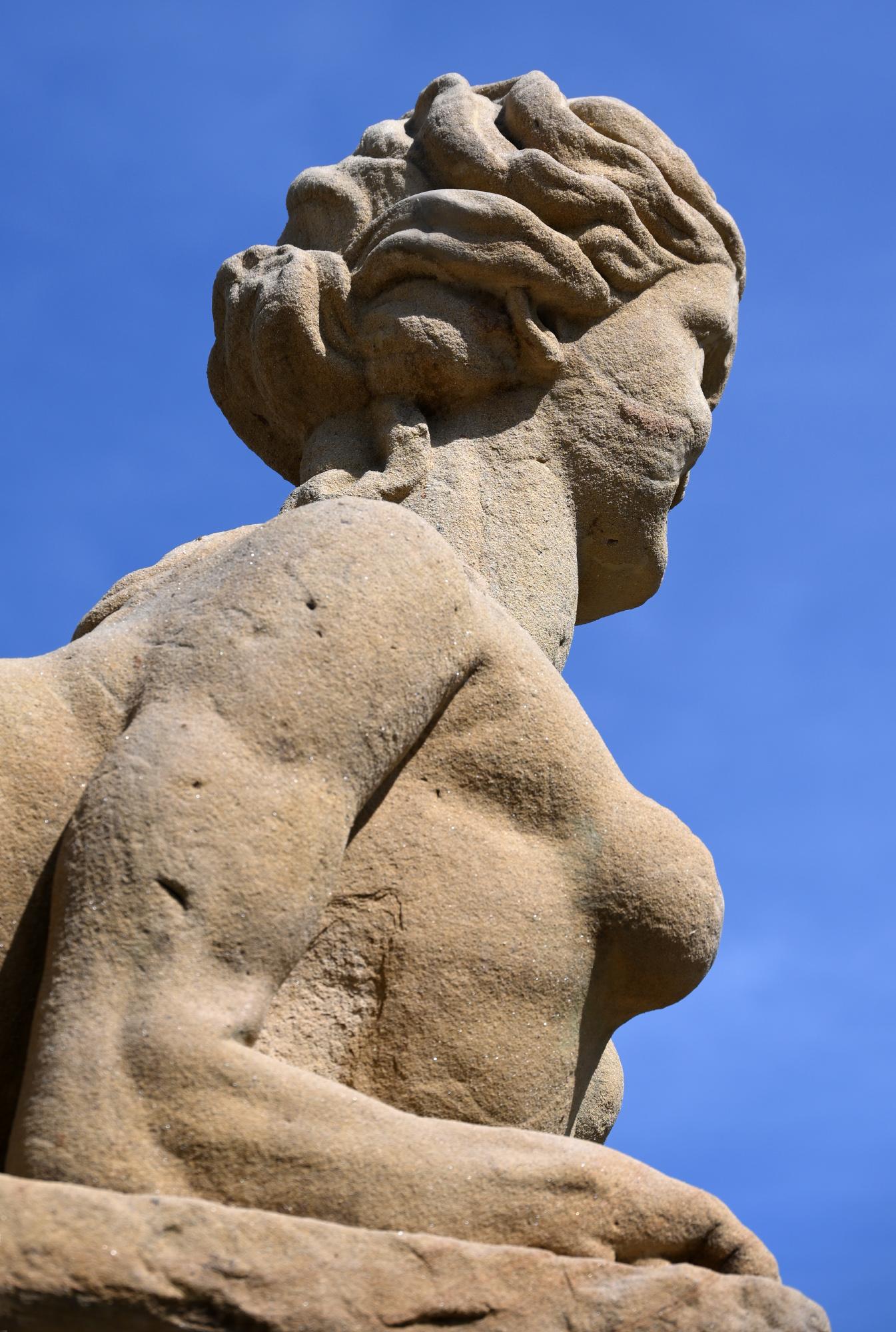 Sphinx Florenz um 1700 Sandstein Garten- und Parkobjekt aus dem frühen 18. Jahrhundert im Zustand „Gut“ im Angebot in Epfach, DE