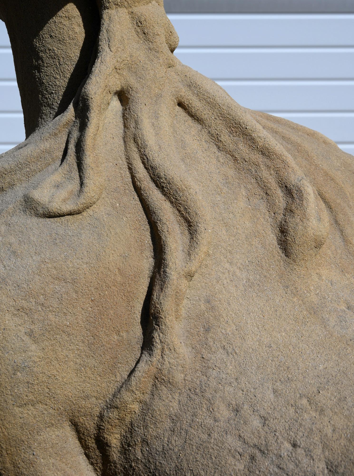 Sphinx Florenz um 1700 Sandstein Garten- und Parkobjekt aus dem frühen 18. Jahrhundert im Angebot 4