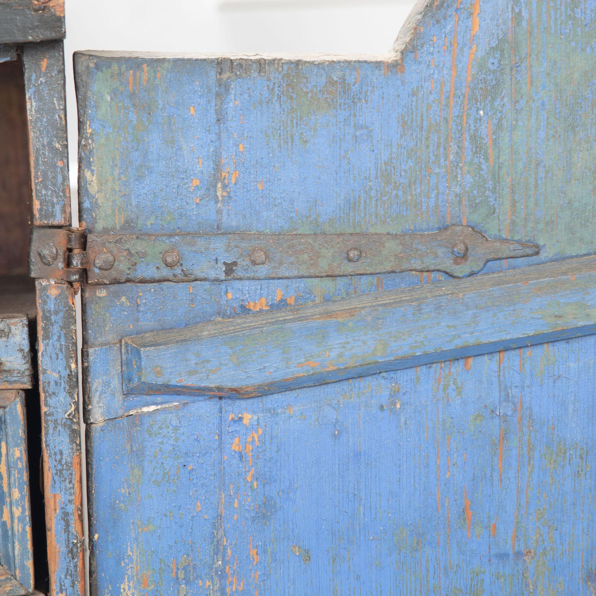Early 18th Century Swedish Painted Cupboard For Sale 6