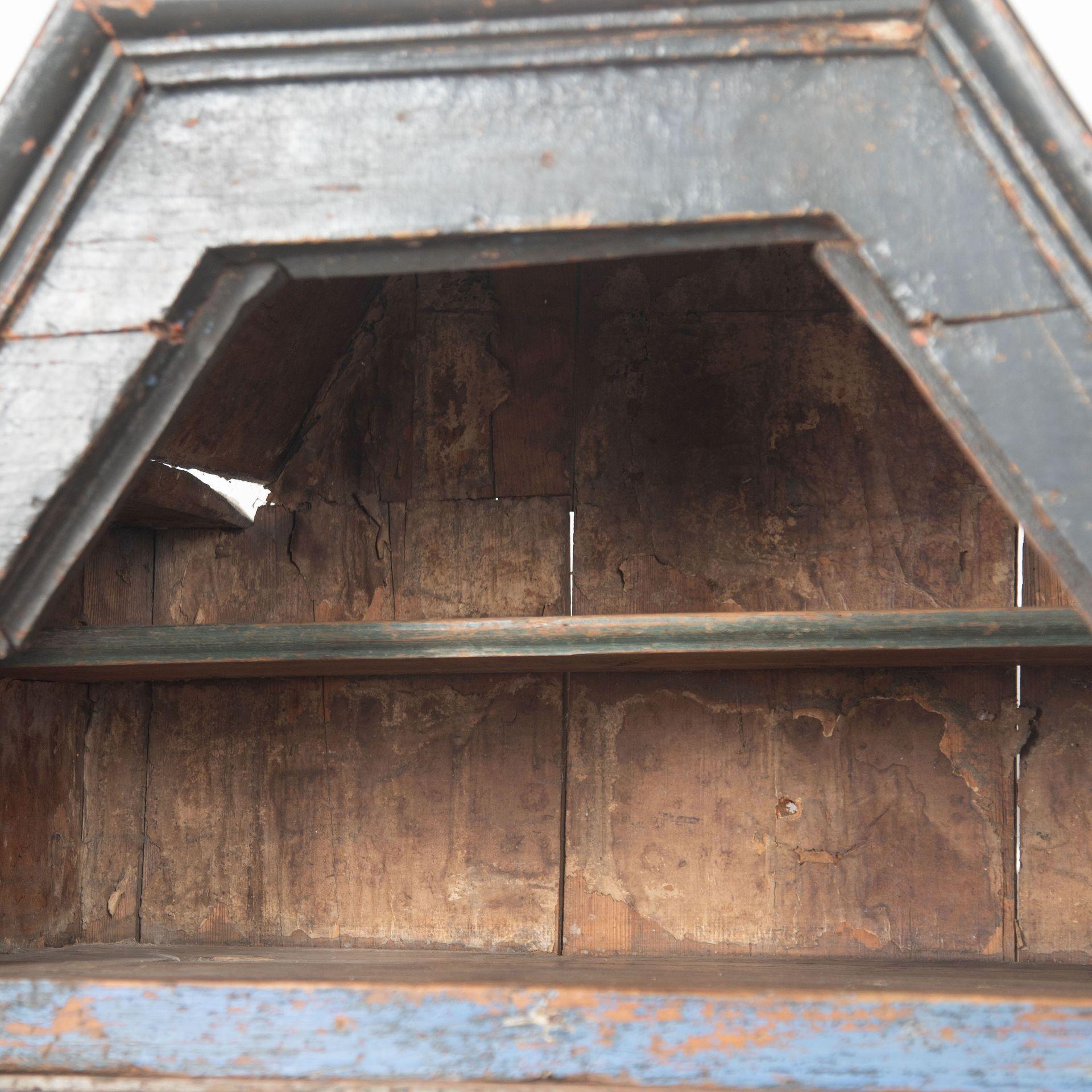 Early 18th Century Swedish Painted Cupboard For Sale 7