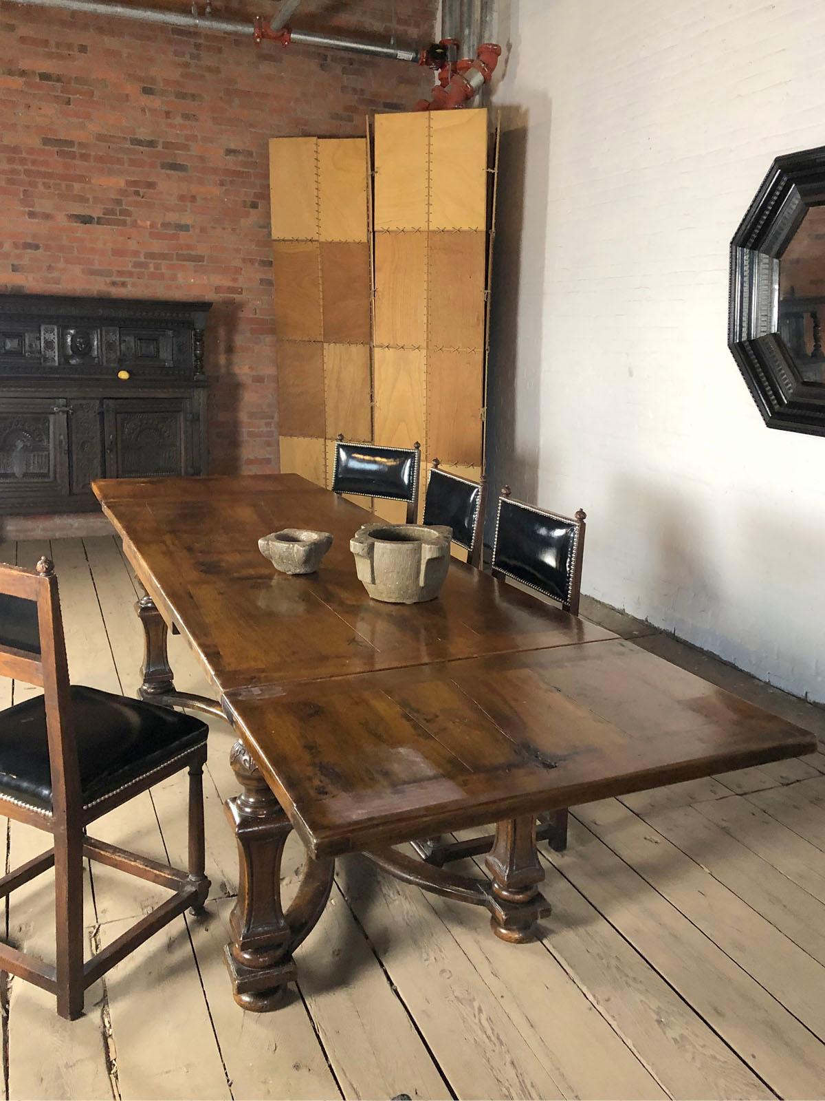 Early 18th Century Swiss / Italian Baroque Walnut Extension Dining Table For Sale 5