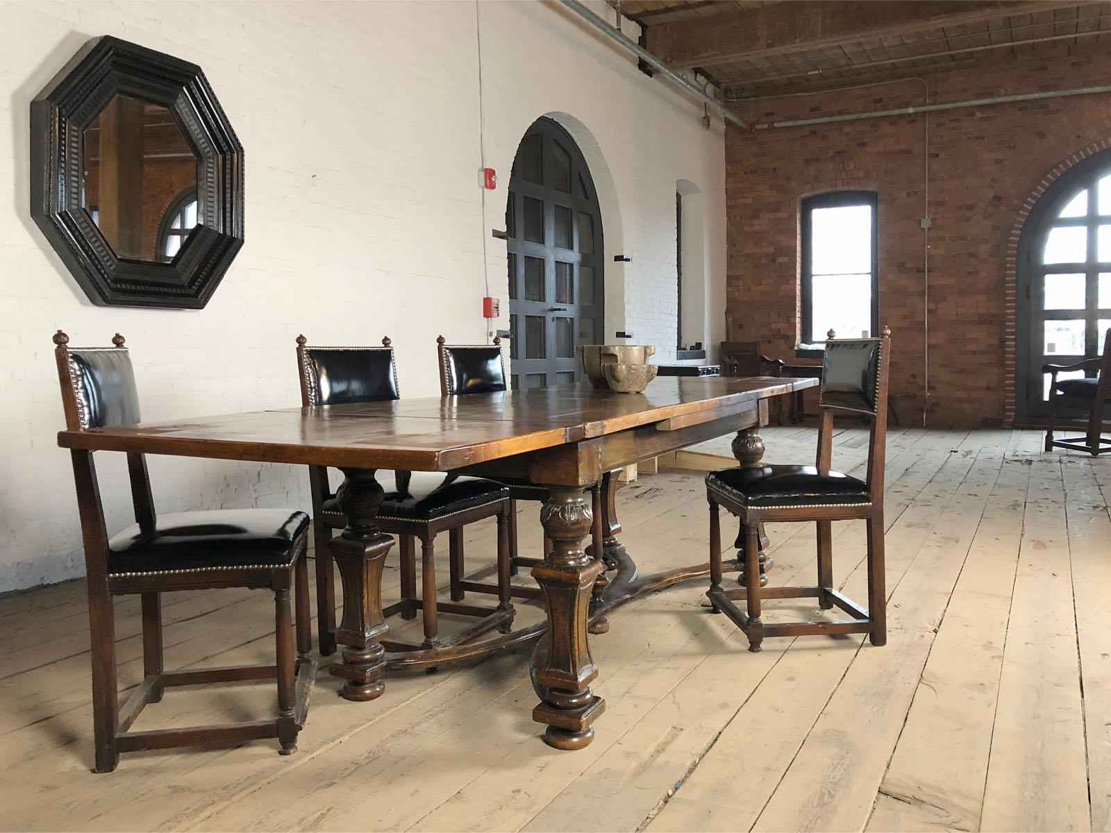 Early 18th Century Swiss / Italian Baroque Walnut Extension Dining Table For Sale 6