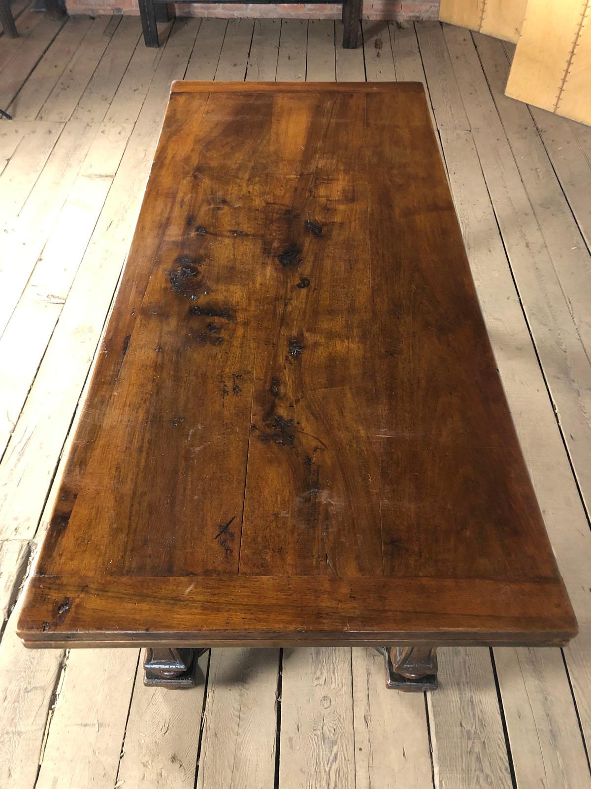 Early 18th Century Swiss / Italian Baroque Walnut Extension Dining Table For Sale 1