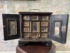 Cabinet de table du début du 18e siècle