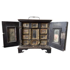 Cabinet de table du début du 18e siècle