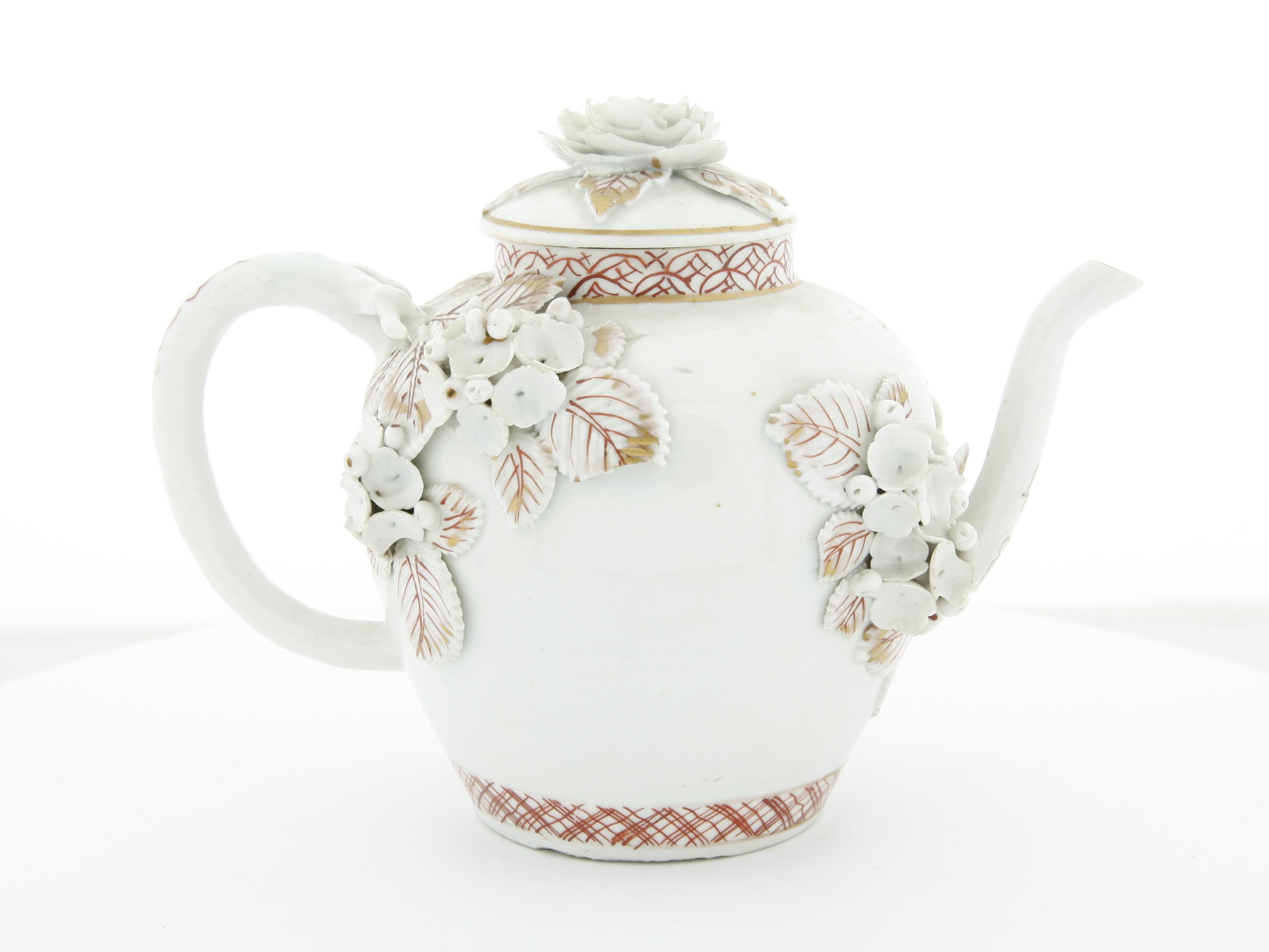 Edo Early 18th Century, Teapot, Arita Ware, Japanese Ceramics, Flowers, Porcelain For Sale
