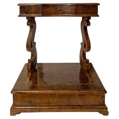 Early 18th Century Tuscan Prieu-Dieu/Kneeler Walnut and Olive Wooden Listra 