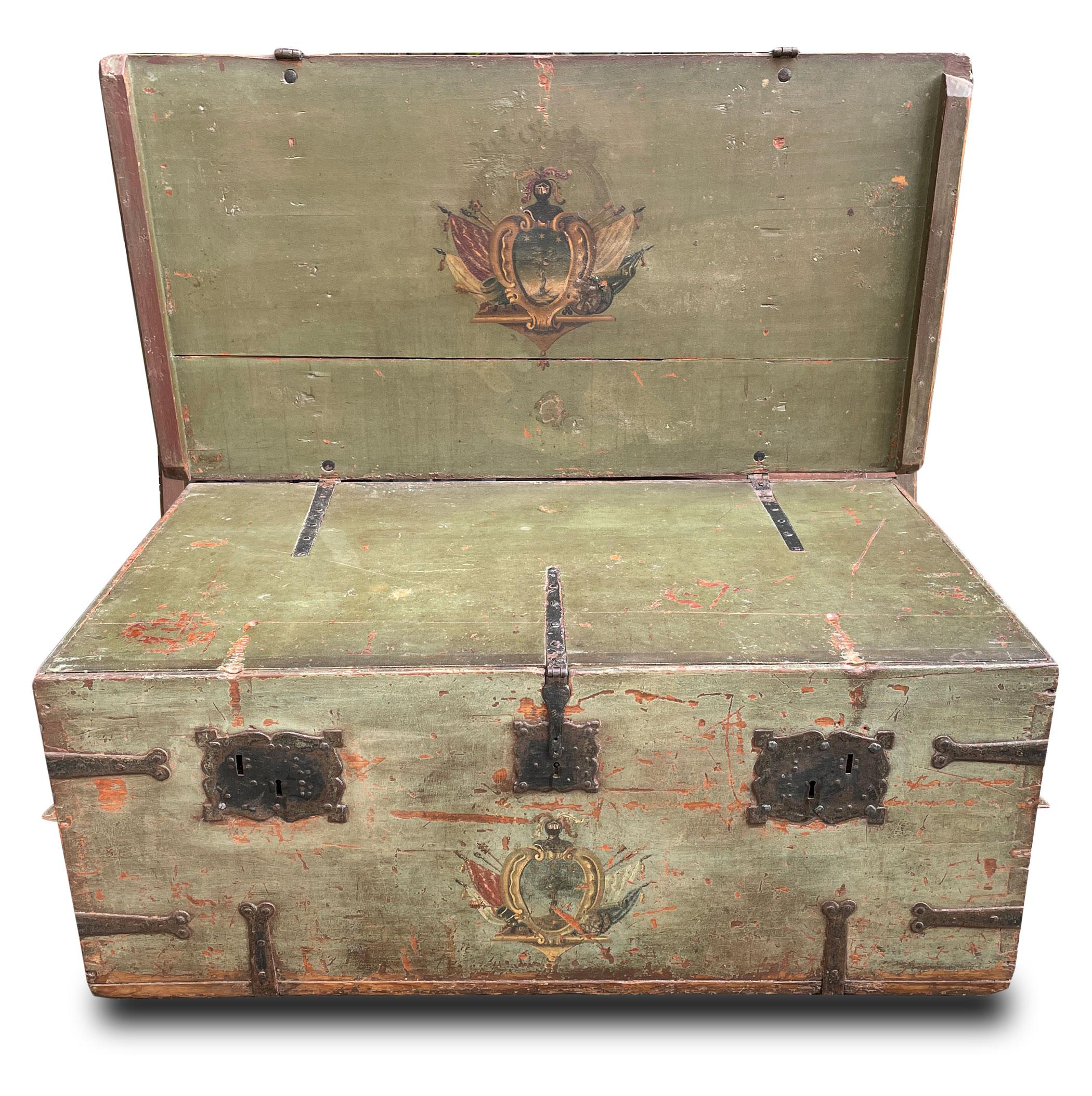 Italian Early 18th Century Tuscany Green Painted Coffre