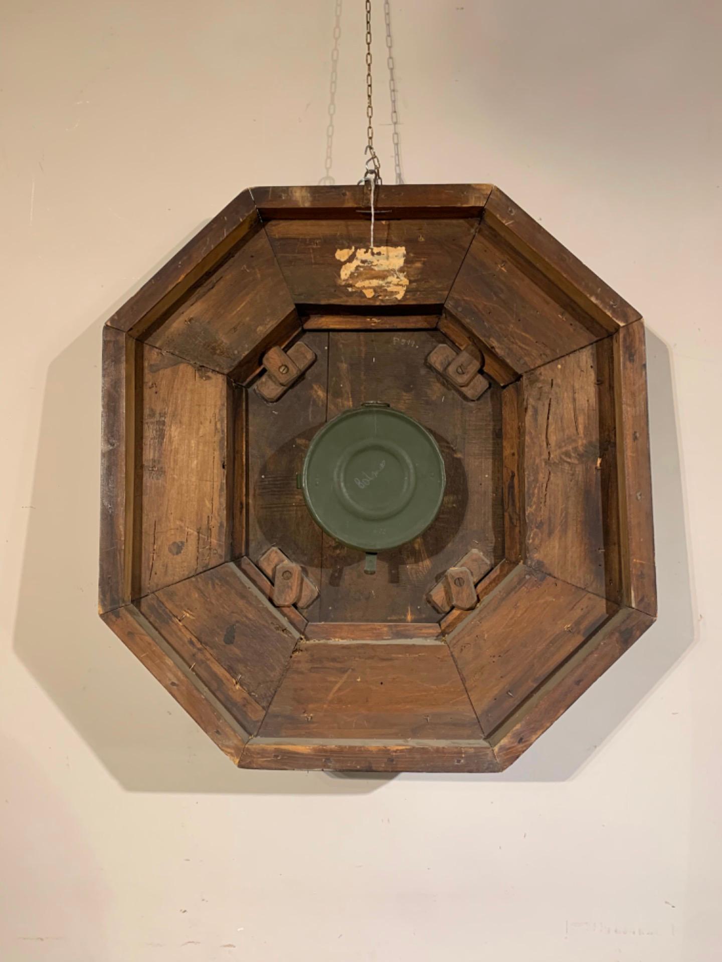 Early 18th Century Tuscany Octagonal Walnut Clock 2