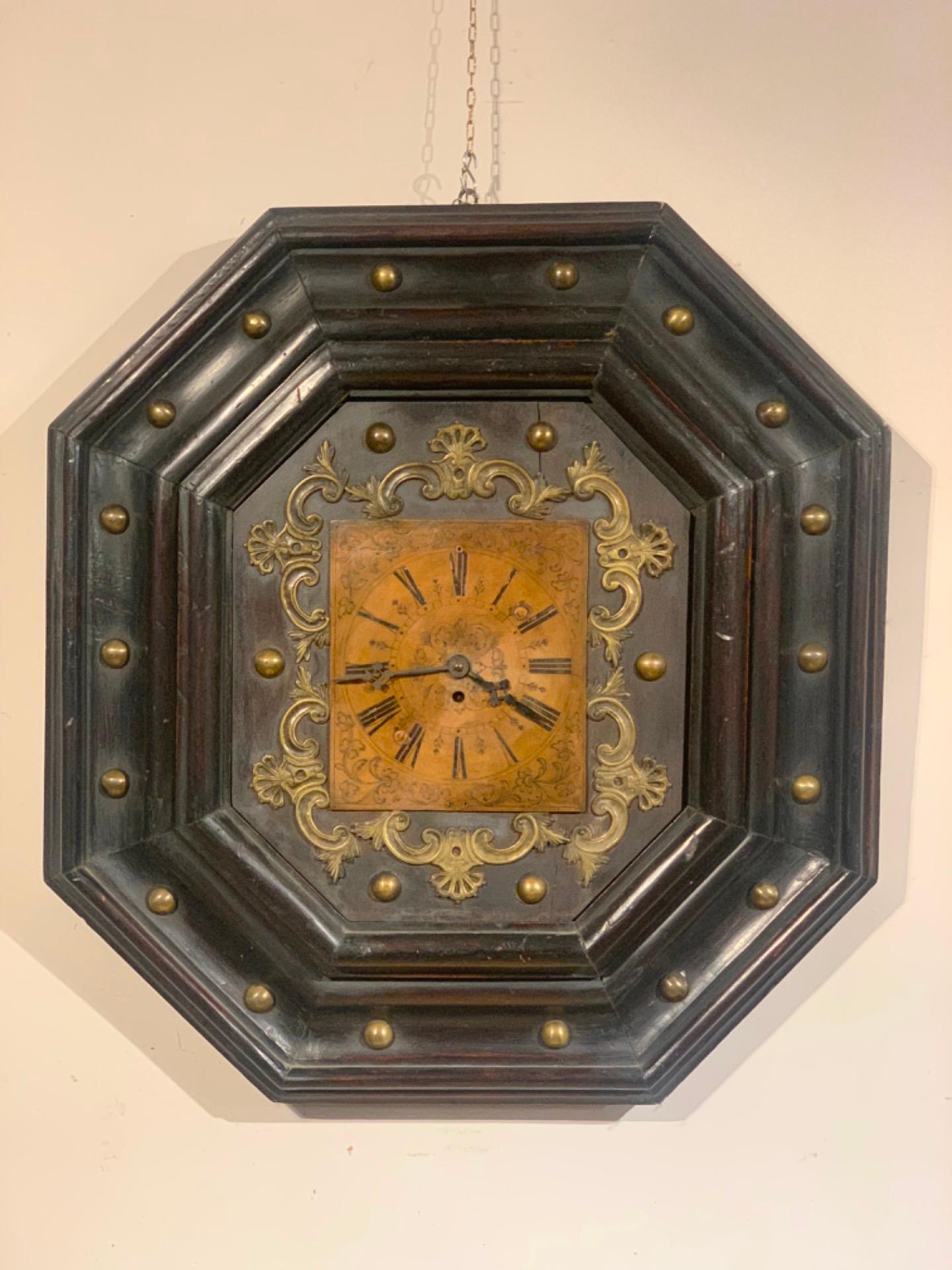 Early 18th Century Tuscany Octagonal Walnut Clock 3