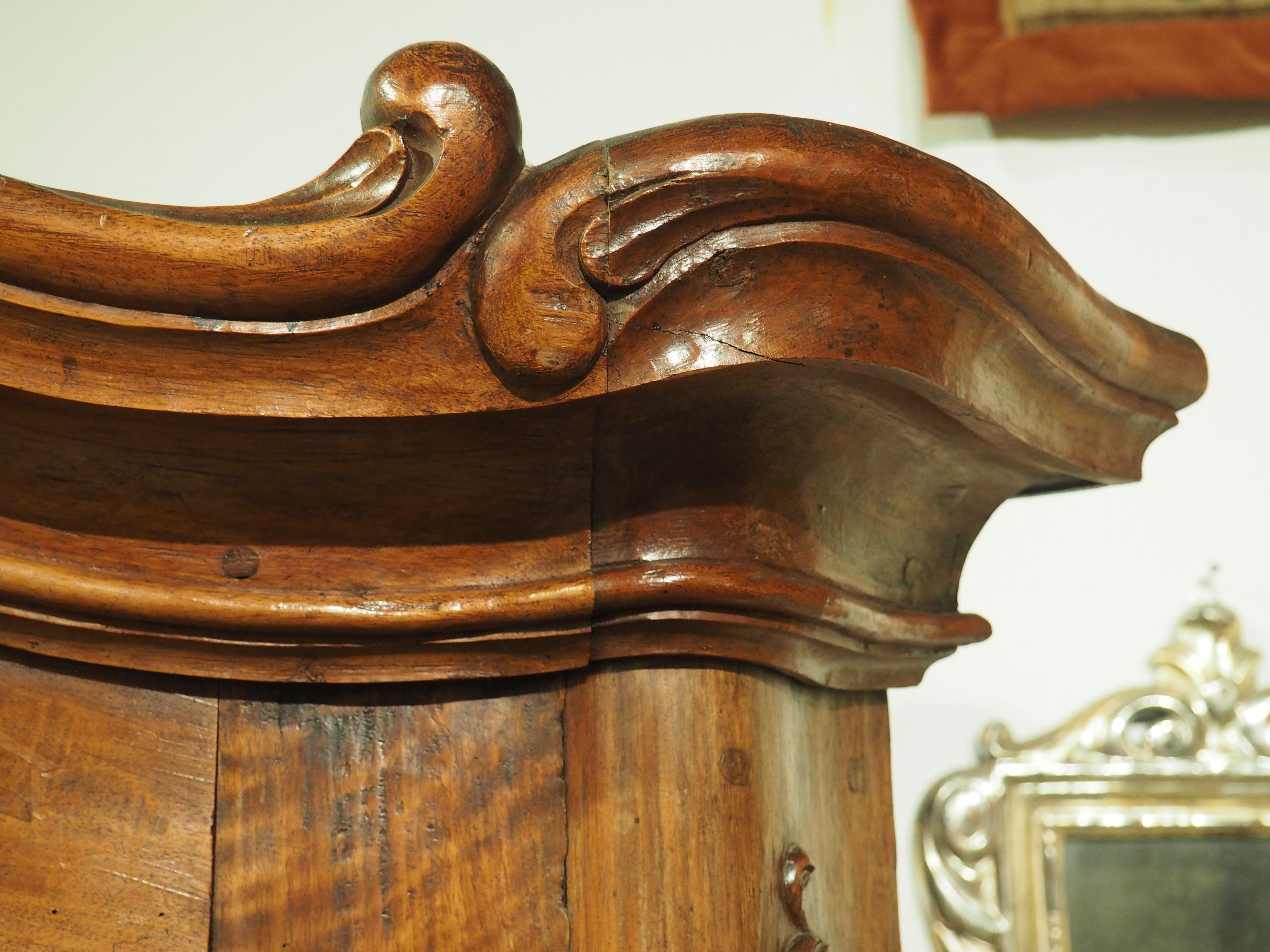 Early 18th Century Walnut and Olive Wood Armoire from Eastern France For Sale 5