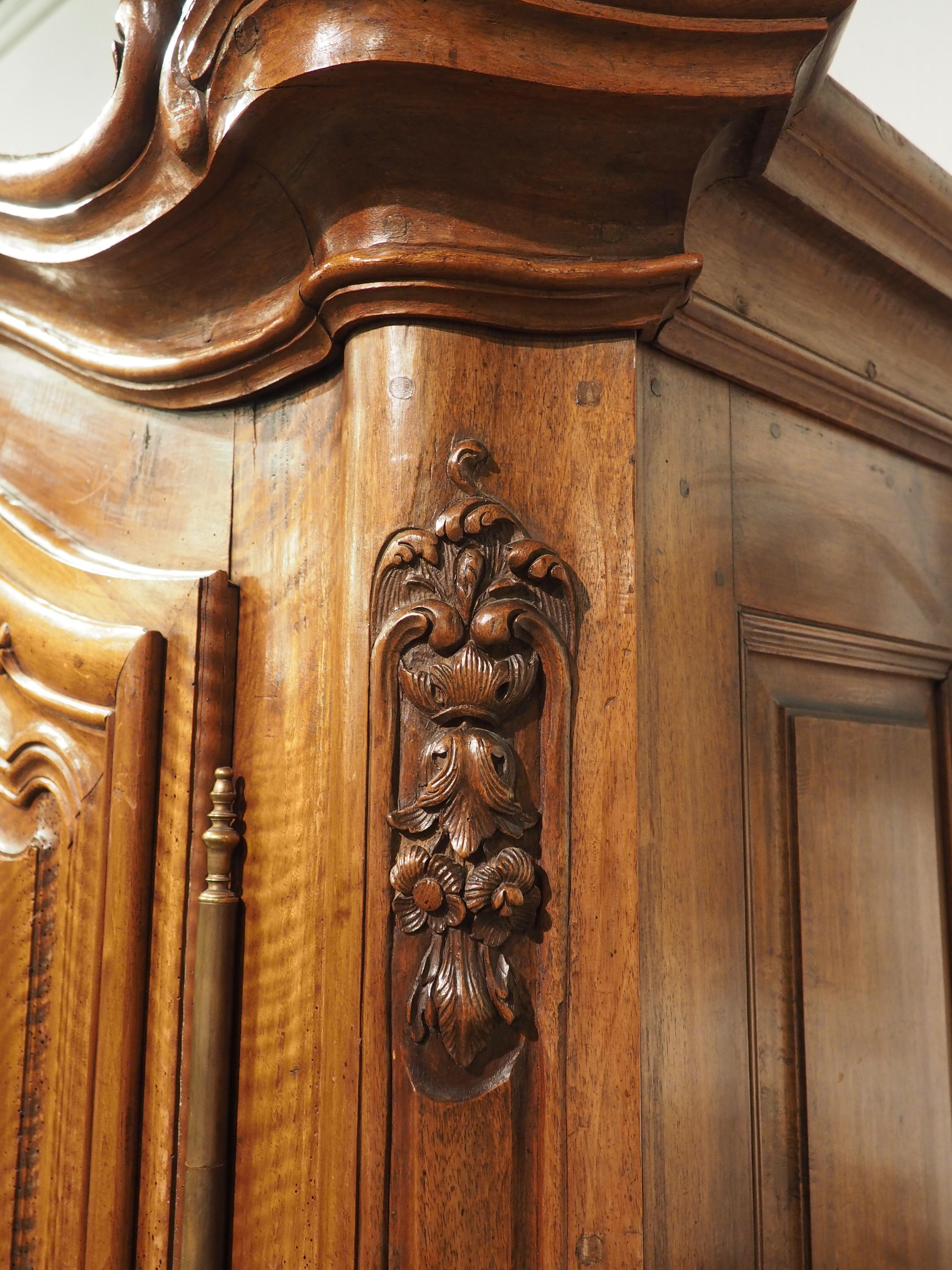 Early 18th Century Walnut and Olive Wood Armoire from Eastern France For Sale 14