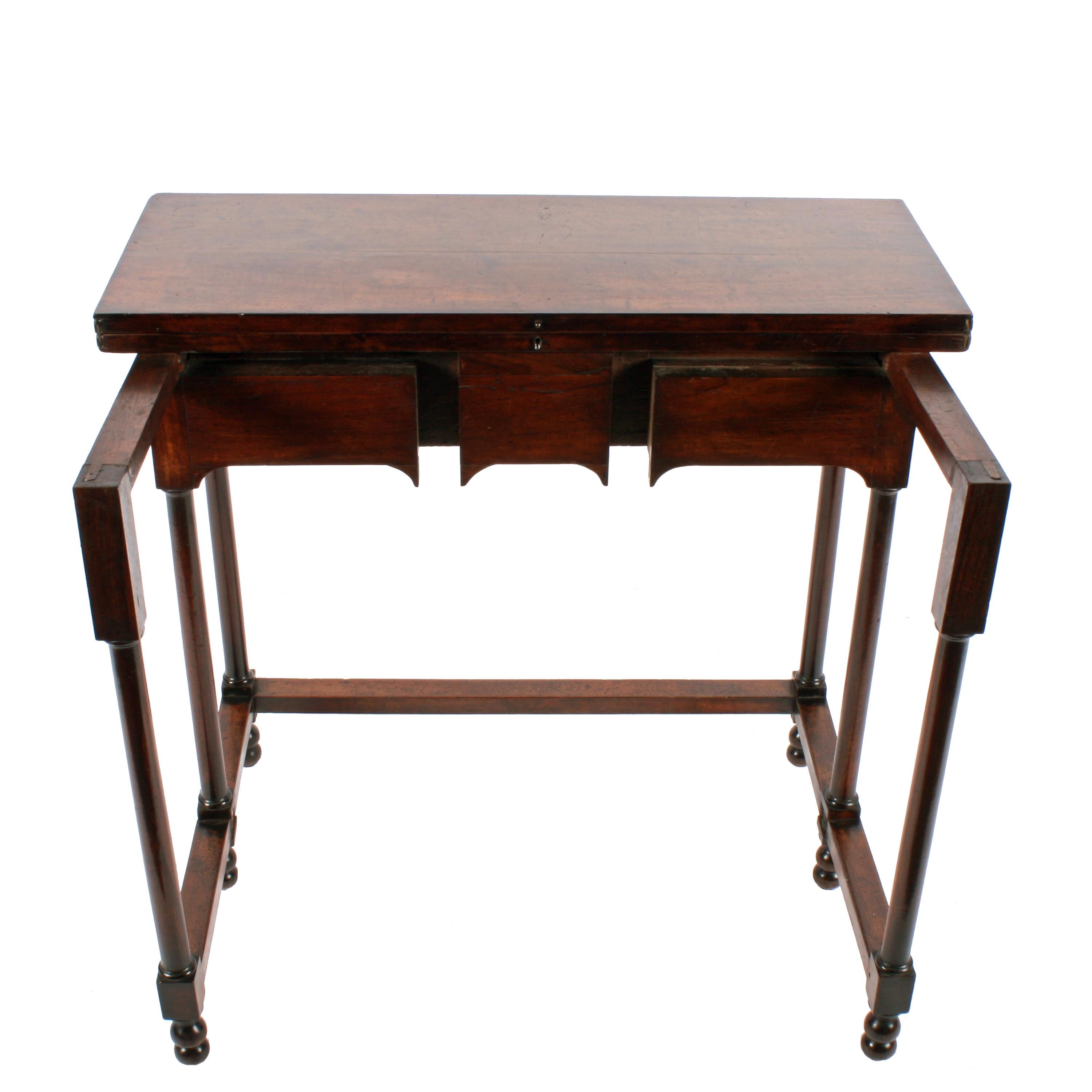 Early 18th Century Walnut Card Table In Good Condition For Sale In Newcastle Upon Tyne, GB