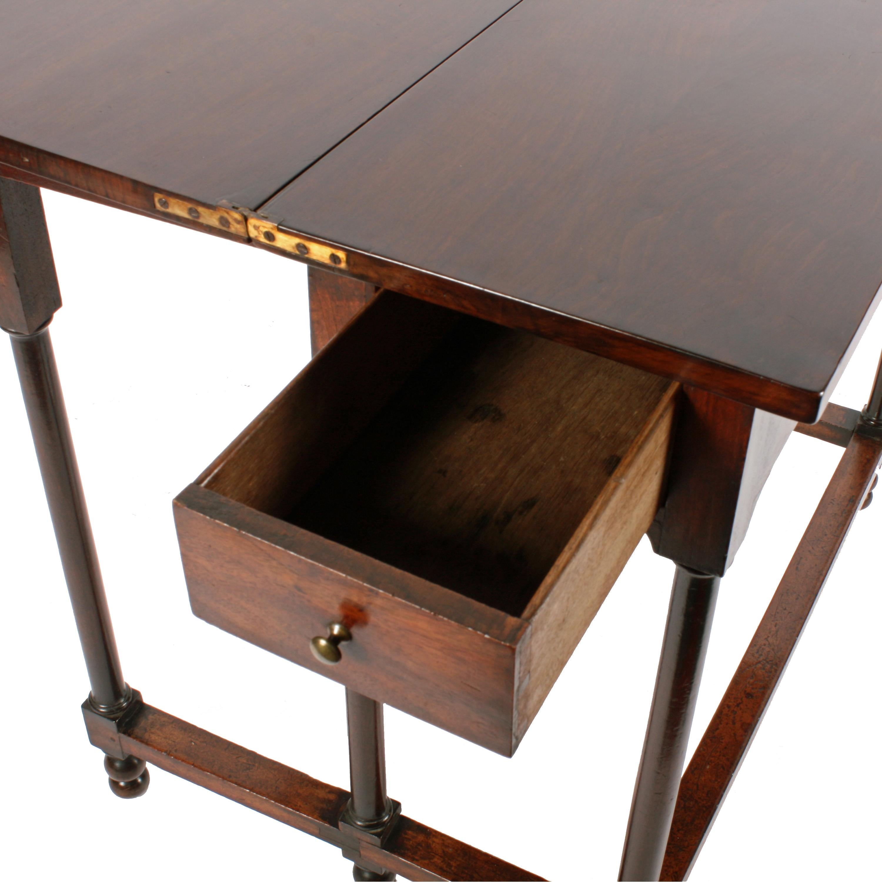 Early 18th Century Walnut Card Table For Sale 1