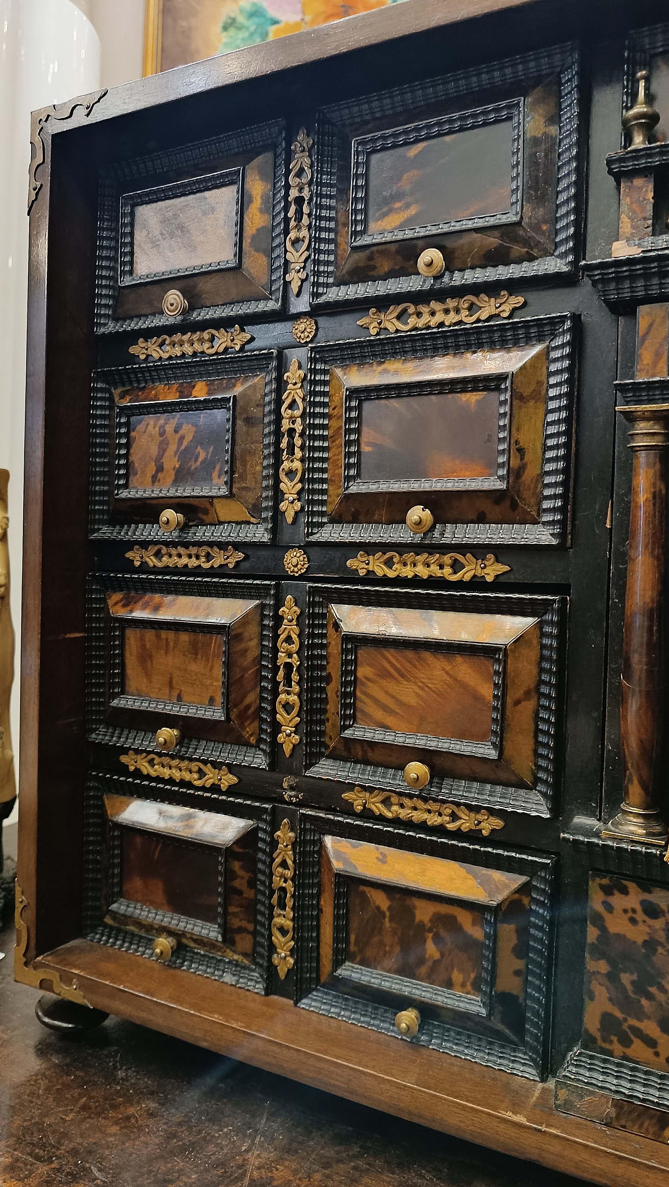 EARLY 18th CENTURY WALNUT COIN CABINET WITH FINISHES For Sale 7