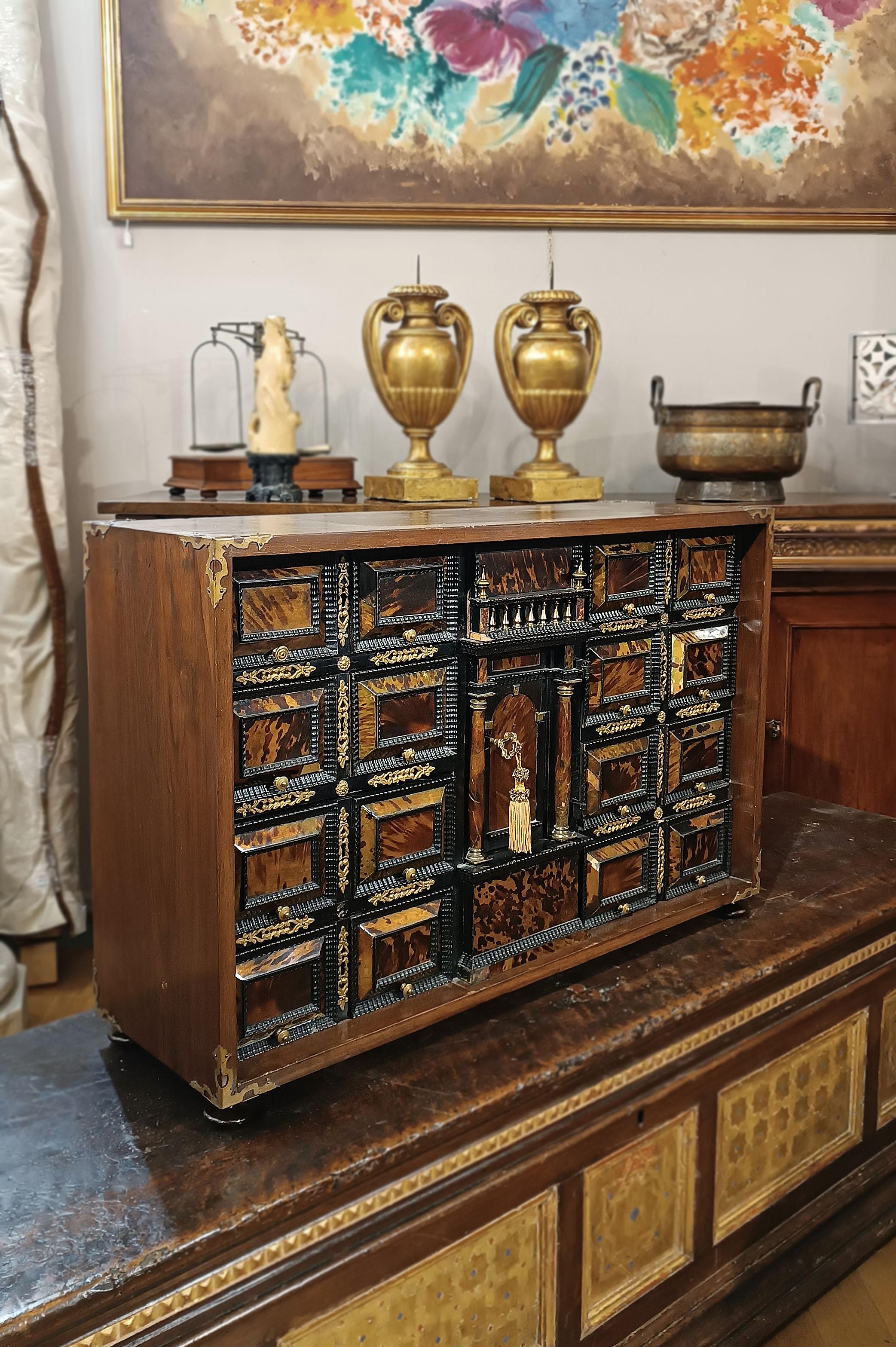 EARLY 18th CENTURY WALNUT COIN CABINET WITH FINISHES For Sale 8