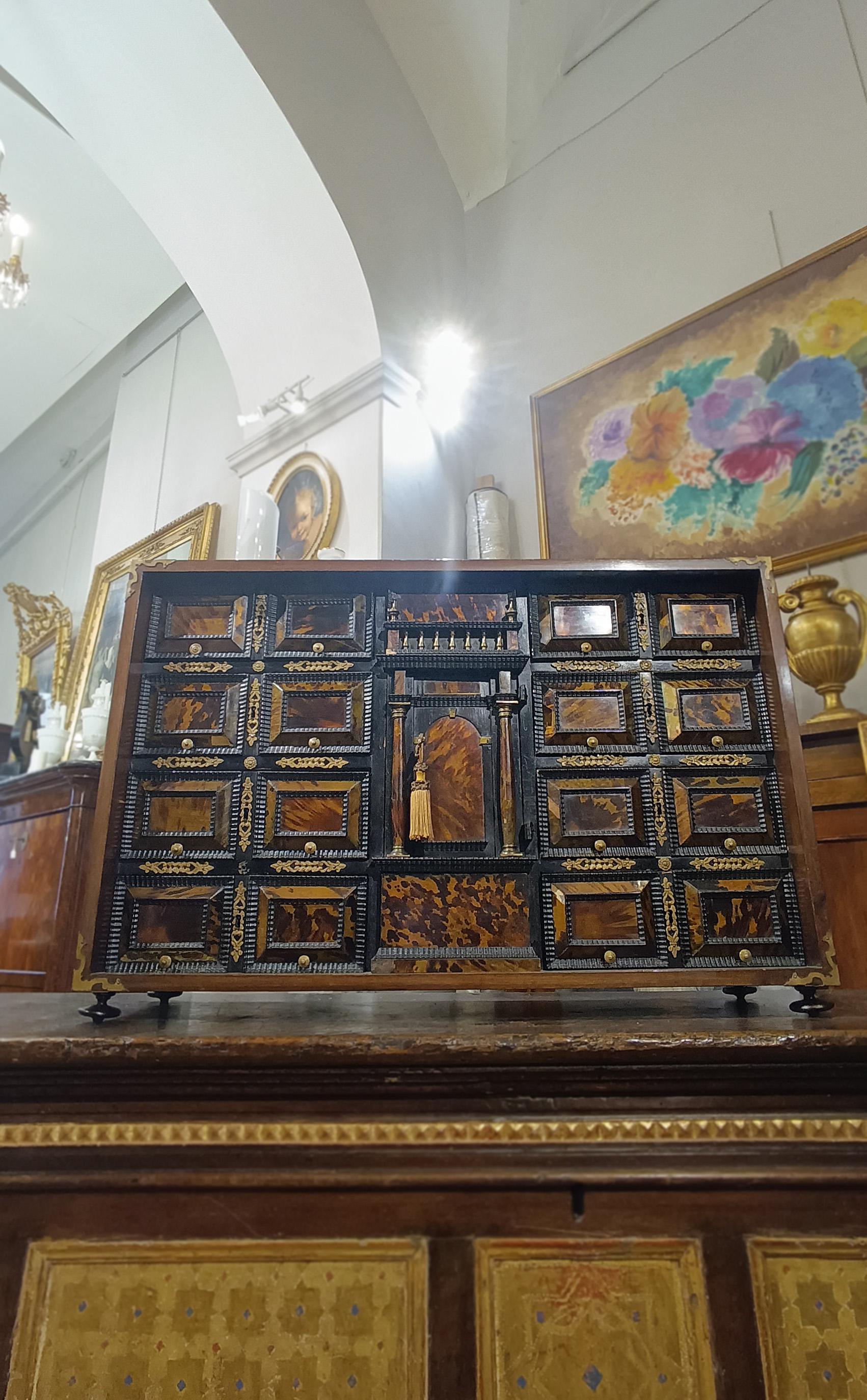 EARLY 18th CENTURY WALNUT COIN CABINET WITH FINISHES For Sale 9