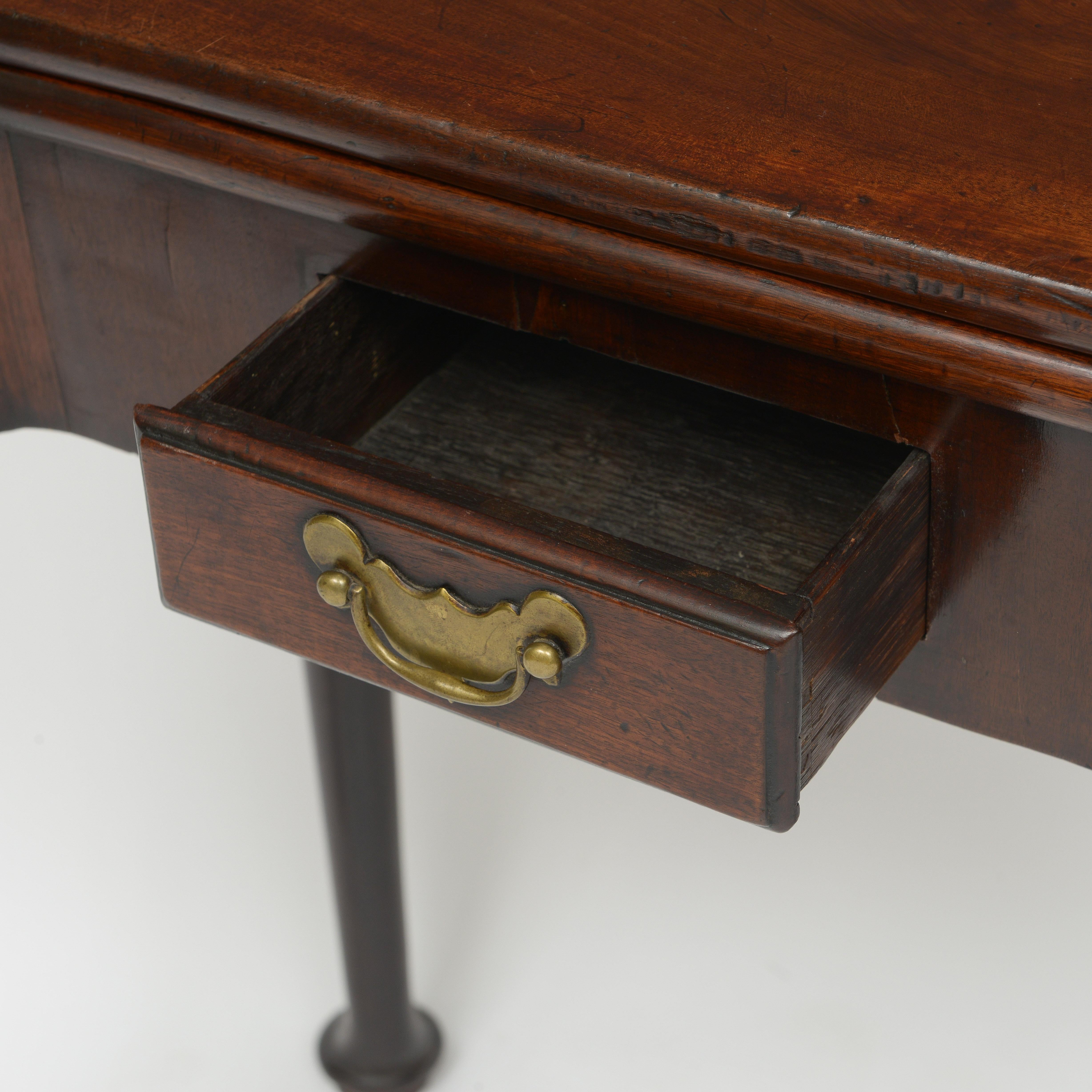 Early 18th Century Walnut Fold-Over Gaming Table With Single Drawer For Sale 3