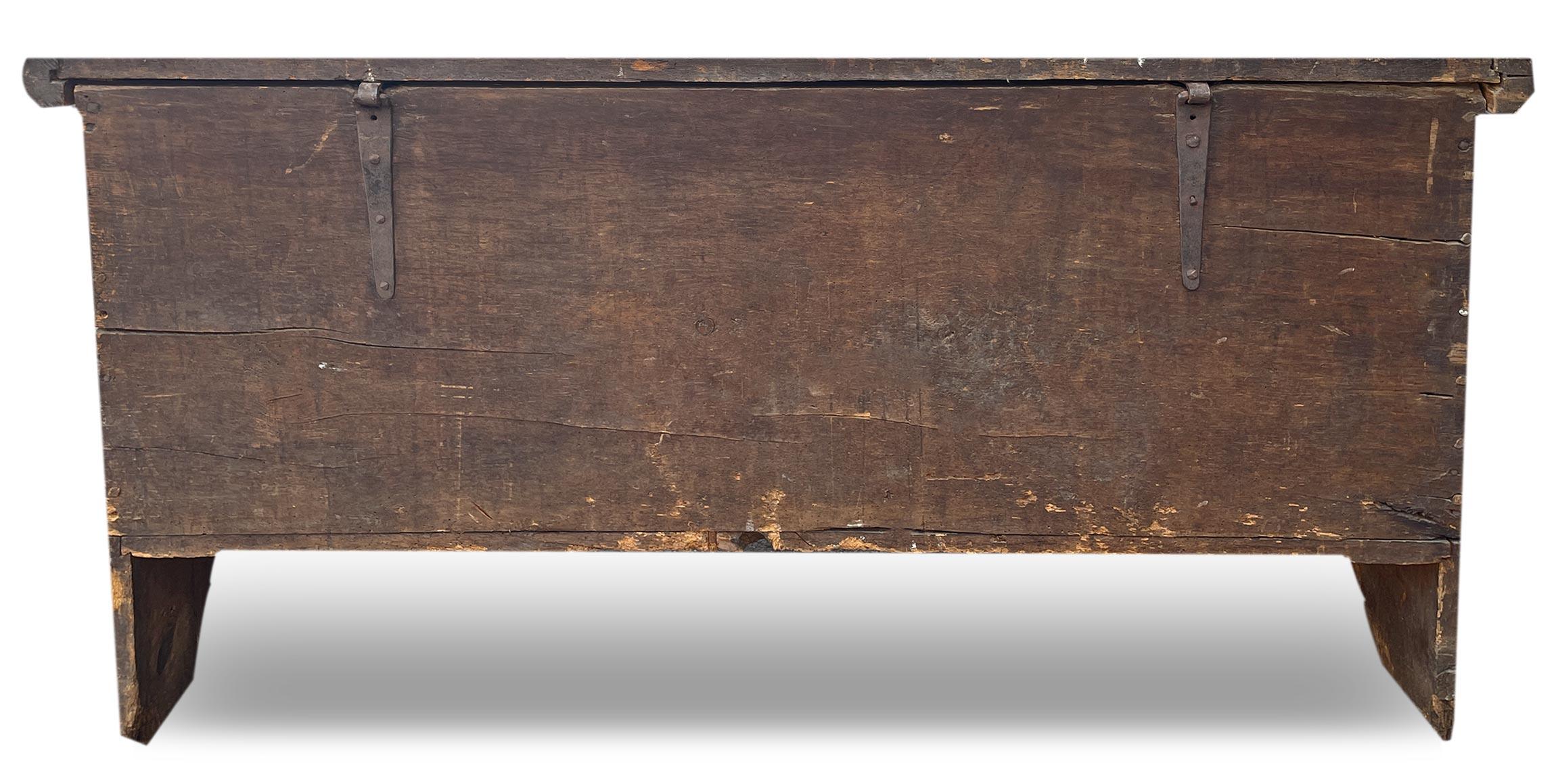 Early 18th Century Wedding Blanket Chest For Sale 7